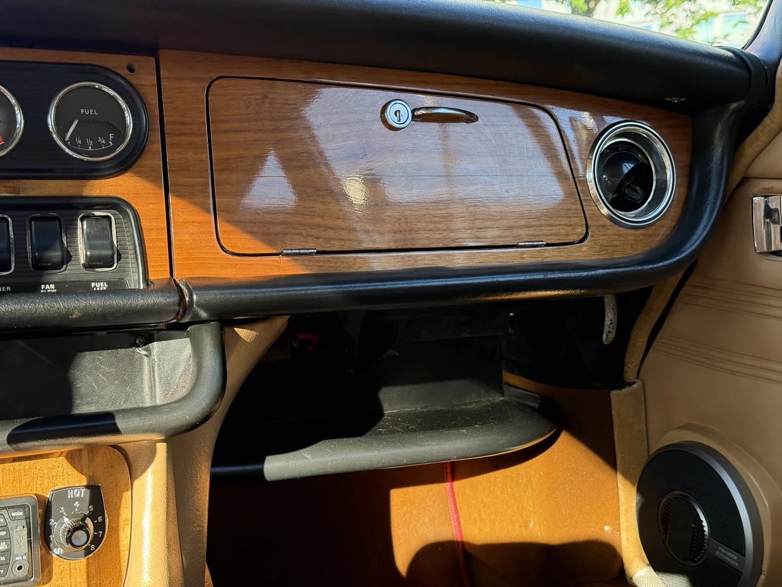 Innenraumfoto von 1970 Jaguar XJ12 Performance (28)