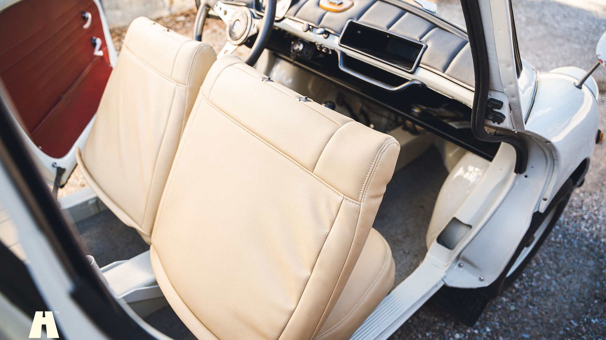 Innenraumfoto von 1968 Subaru 360 Deluxe (36)