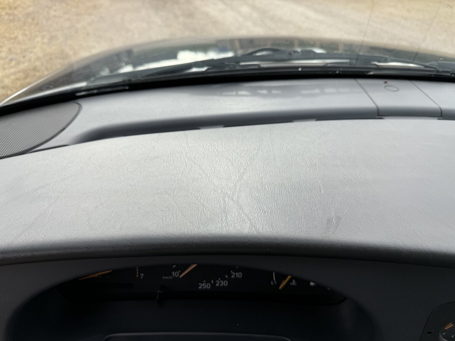 Interior image of 1997 SAAB 900