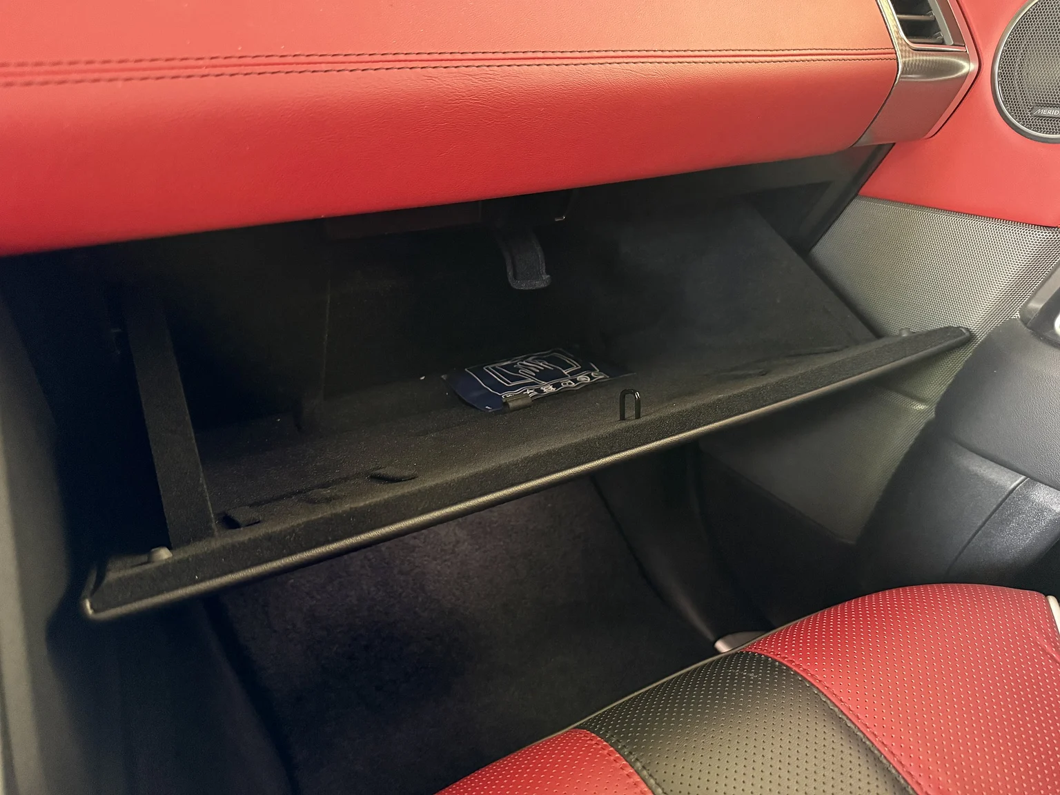 Innenraumfoto von 2017 Range Rover Sport SVR (41)