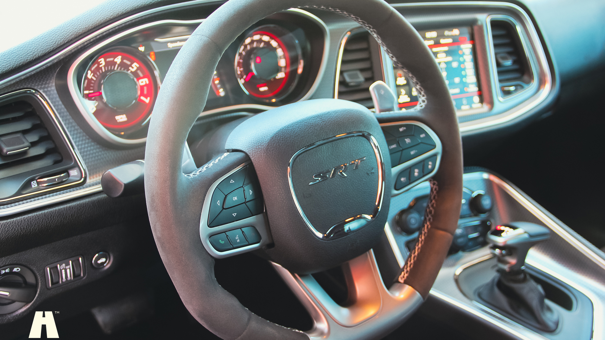 Innenraumfoto von 2019 Dodge Challenger Hellcat (5)