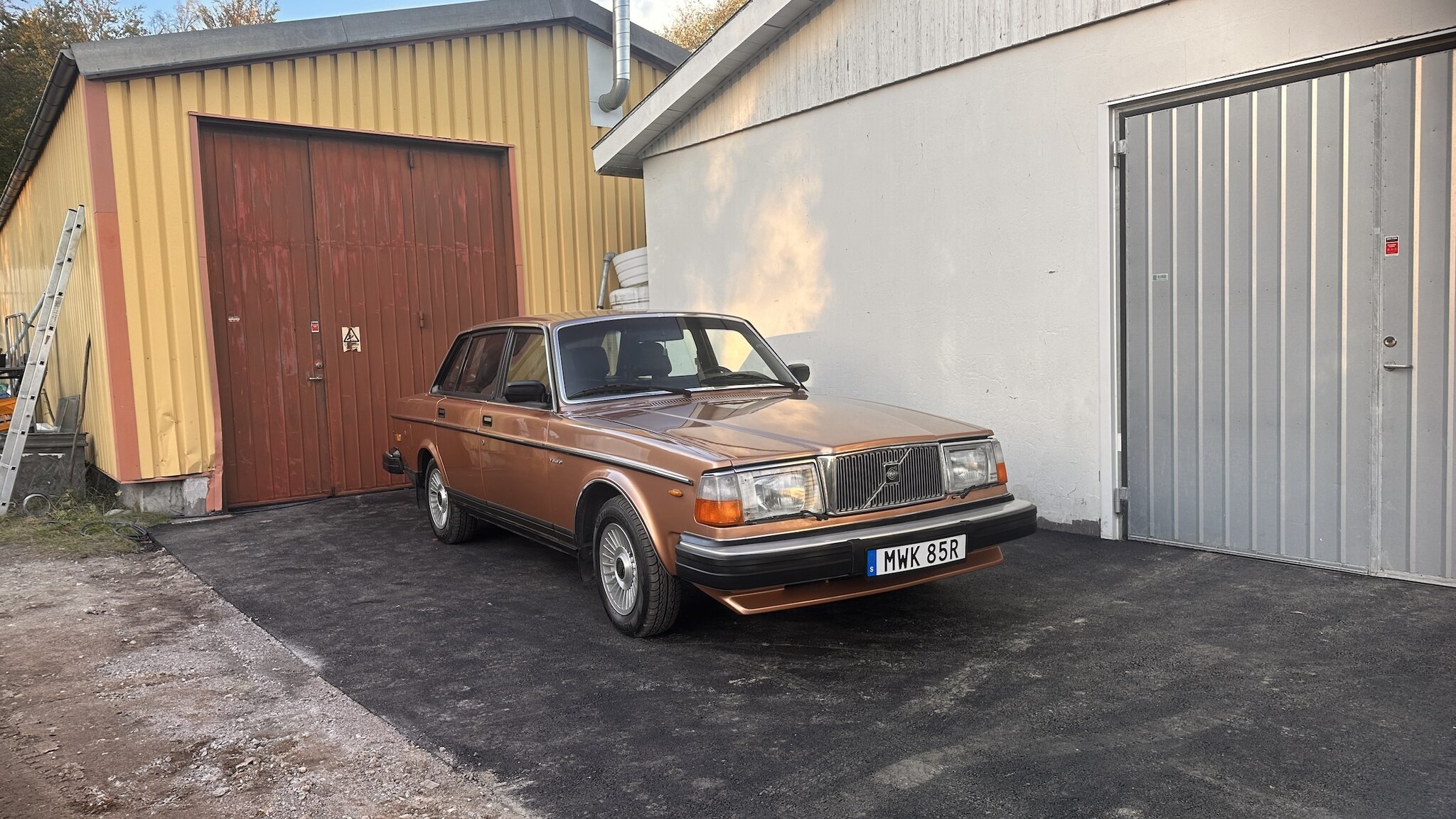 Exteriörbild på 1981 Volvo 244 GLE D6