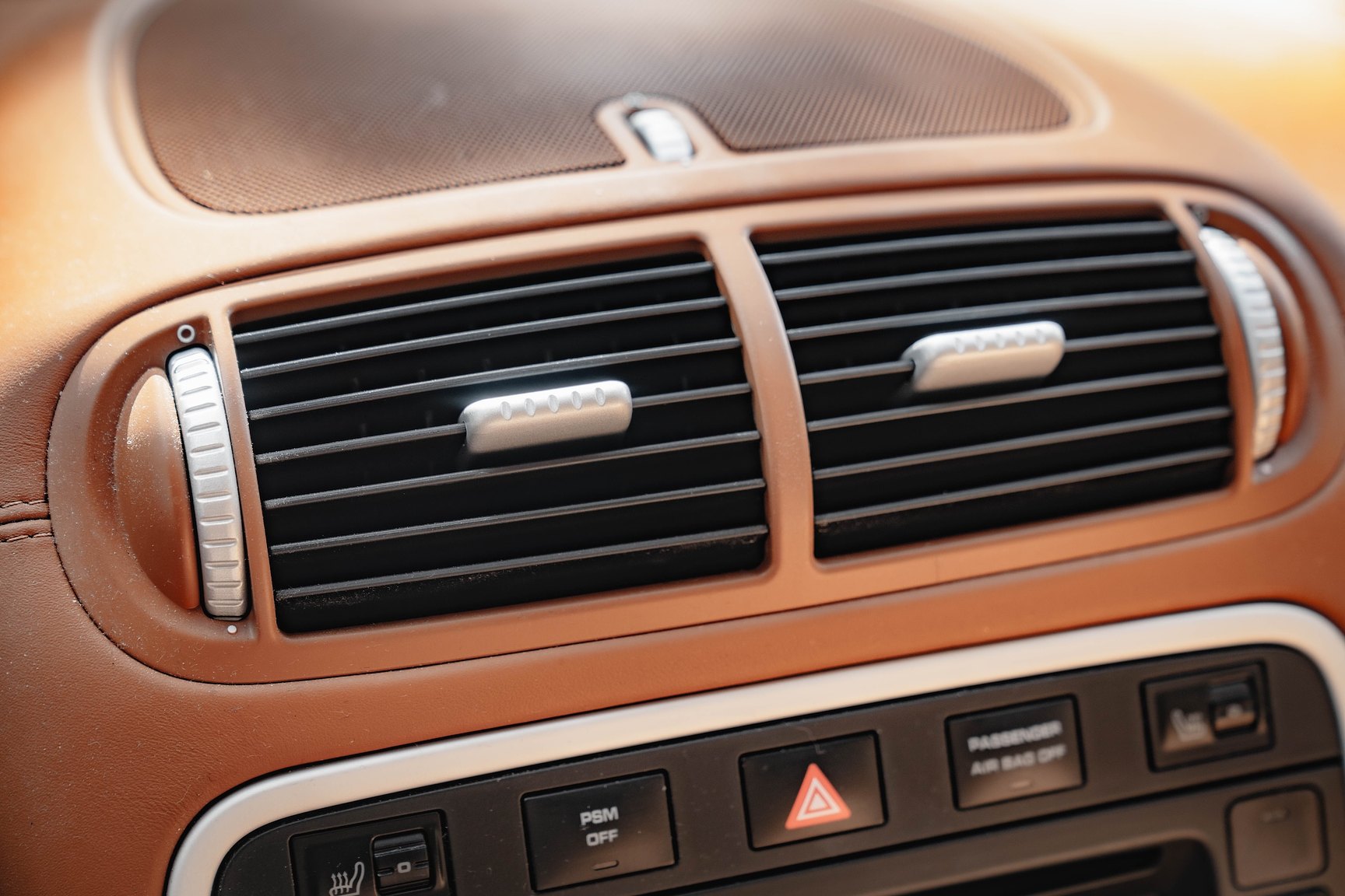 Interior image of 2005 Porsche Cayenne Turbo WLS