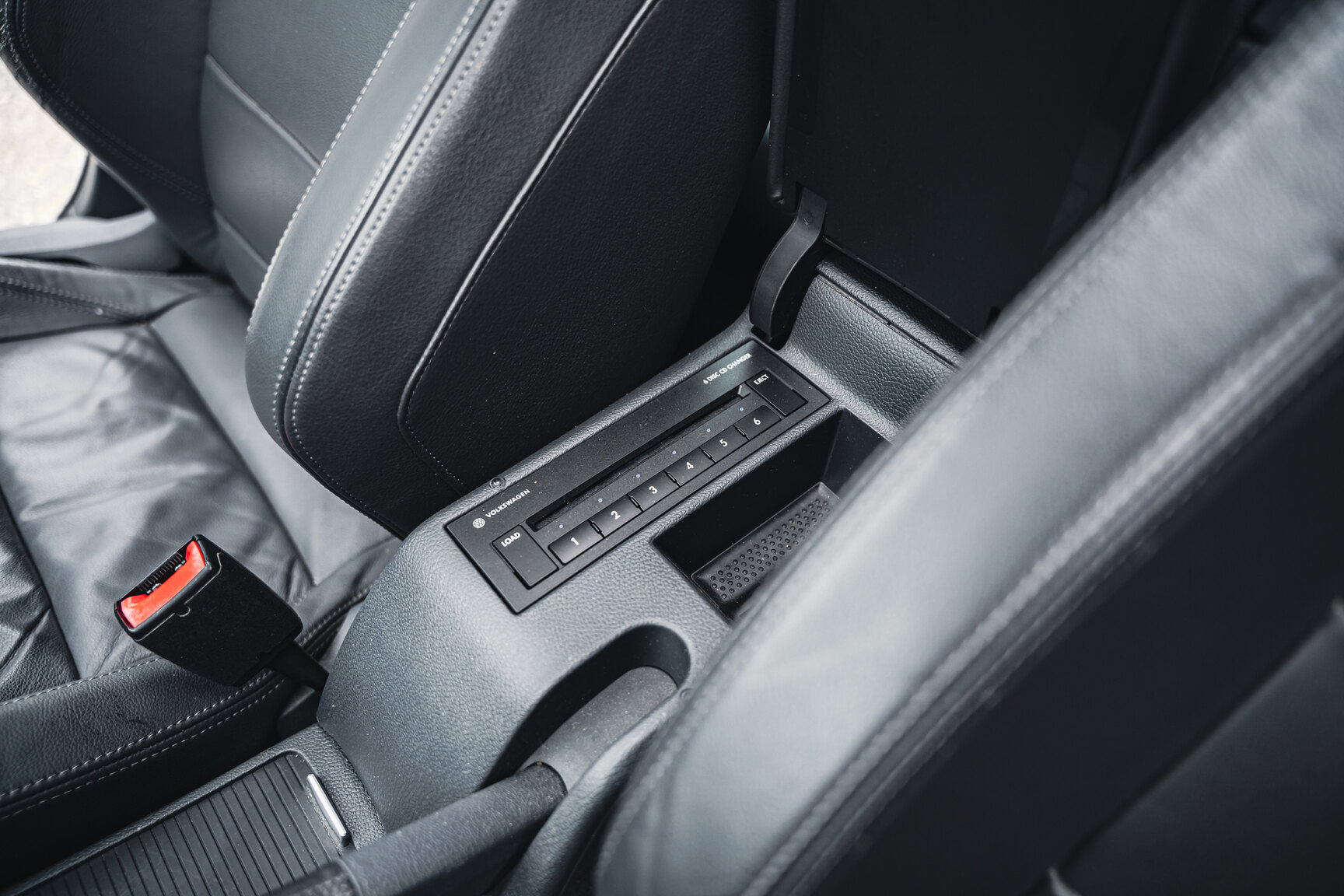 Innenraumfoto von 2007 Volkswagen Golf R32 (57)