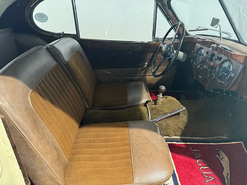 Interior image of 1956 Jaguar  XK140 3.4 Coupé (2)