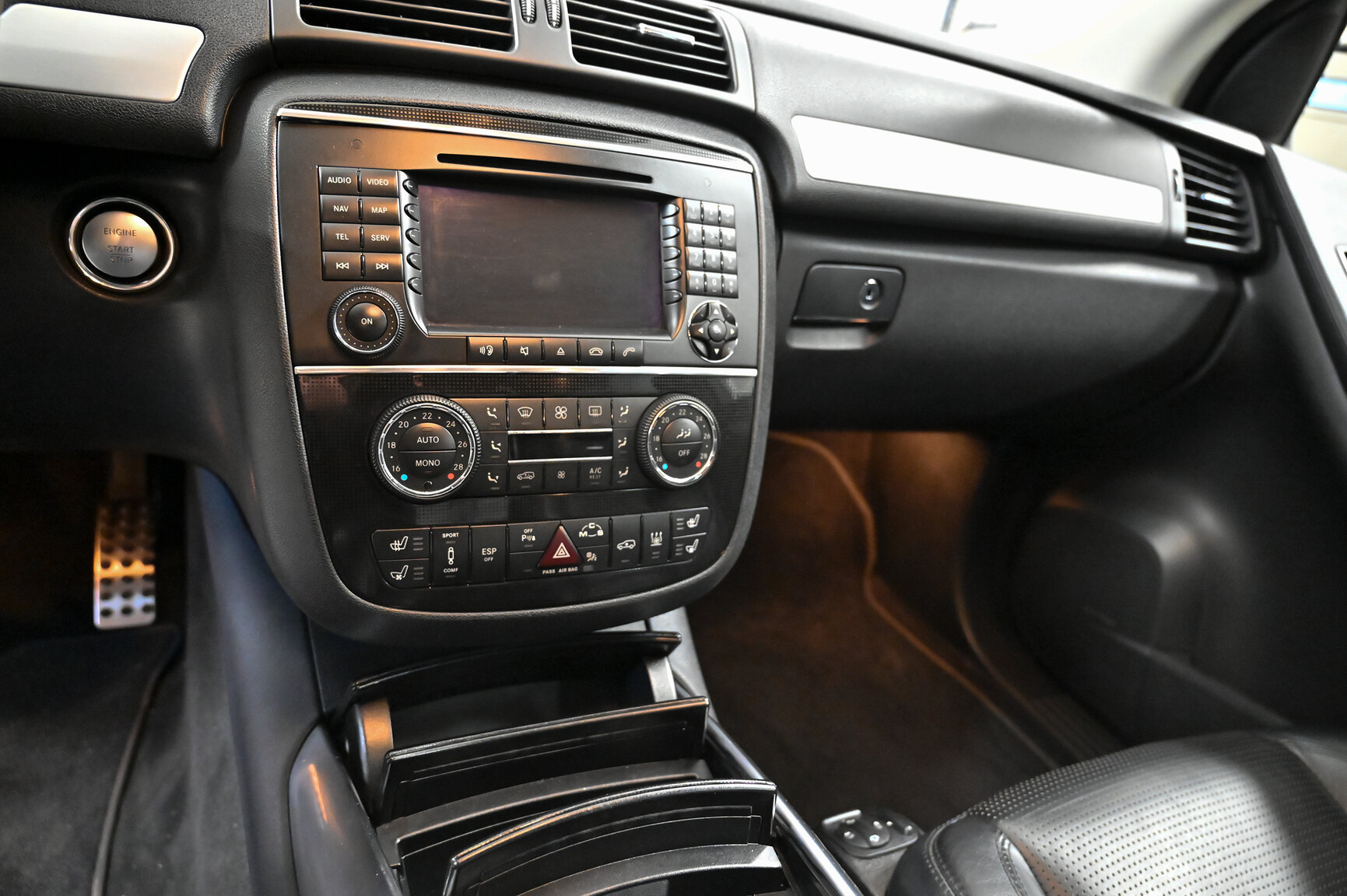 Innenraumfoto von 2006 Mercedes-Benz R 63 AMG