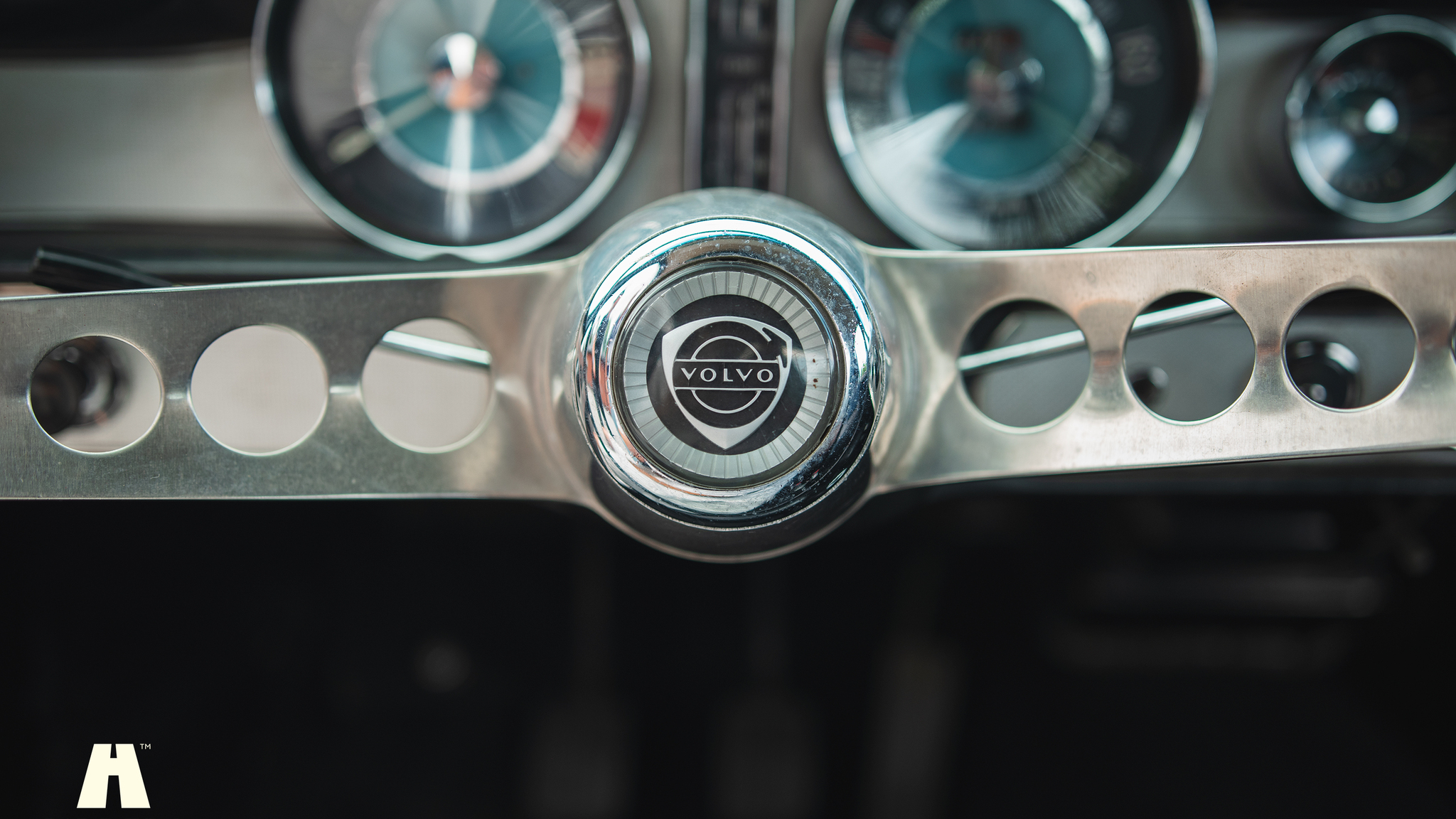 Interior image of 1966 Volvo P1800 S (17)