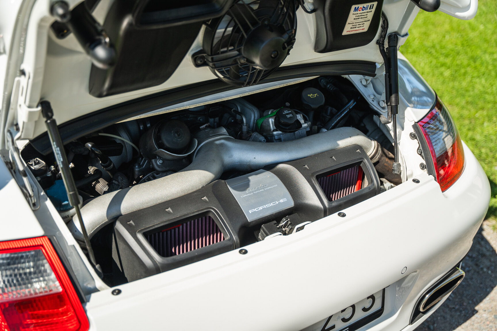 Image of 2008 Porsche 911 Turbo Cabriolet (3) mechanics