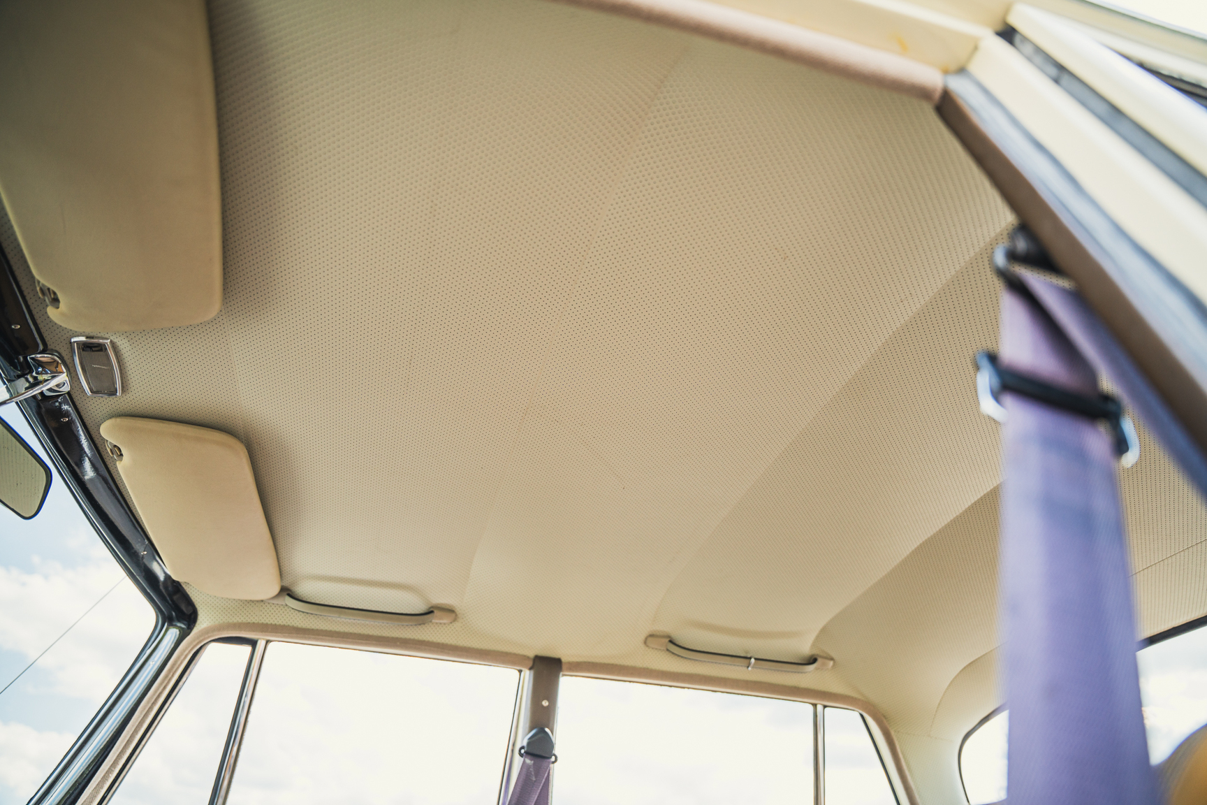 Innenraumfoto von 1966 Mercedes-Benz 200 D "Heckflosse"