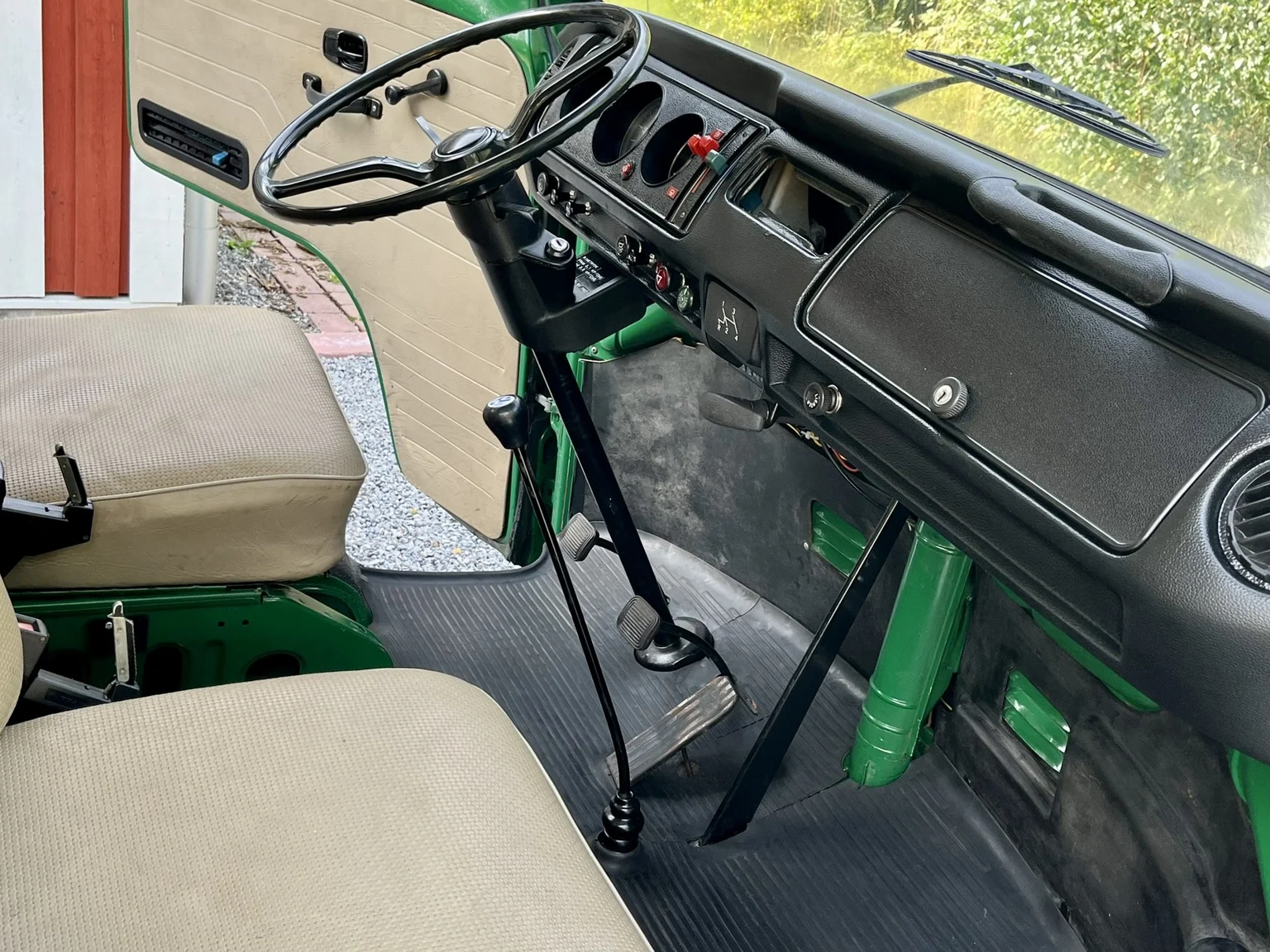Innenraumfoto von 1974 Volkswagen Transporter T2 (19)