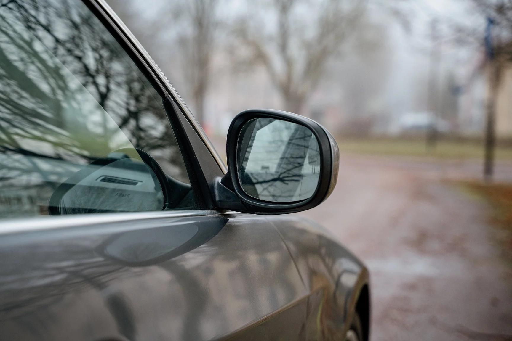 Exterior image of 2010 BMW 325i Sedan (42)