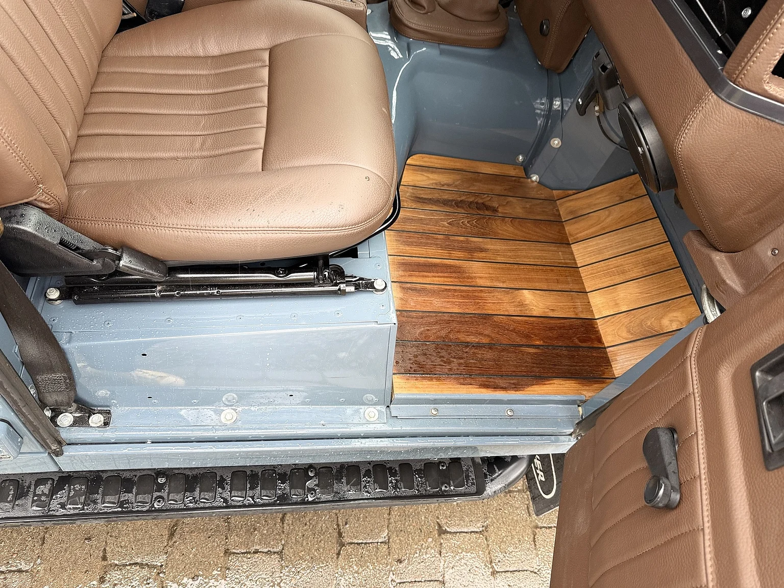 Innenraumfoto von 2000 Land Rover Defender 110 C (27)