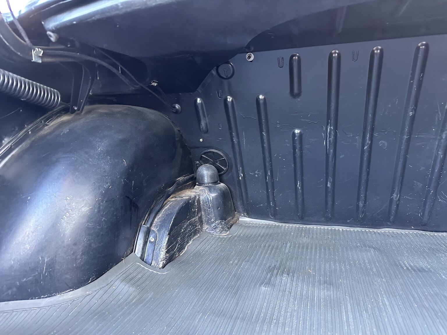 Interior image of 1975 Mercedes Benz 200