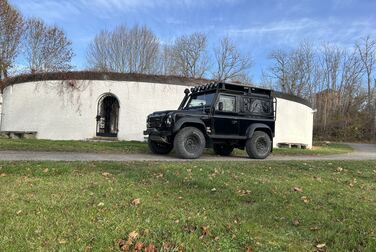 Exterior image of 2002 Land Rover Defender 90 2.5 Td5