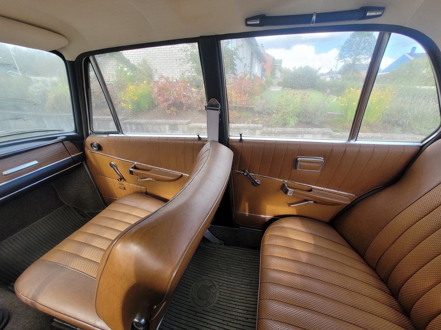 Interiörbild 1966 Renoveringsobjekt BMW 1800