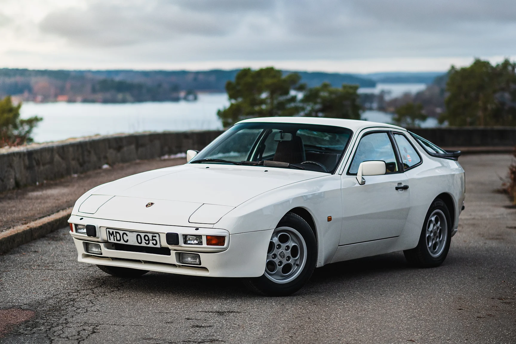 Aussenfoto 1986 Porsche 944R (3)