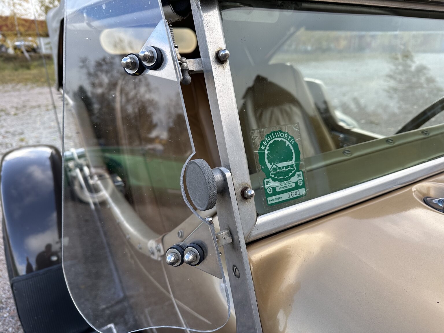 Exteriörbild på 1975 Excalibur Phaeton series III  (26)