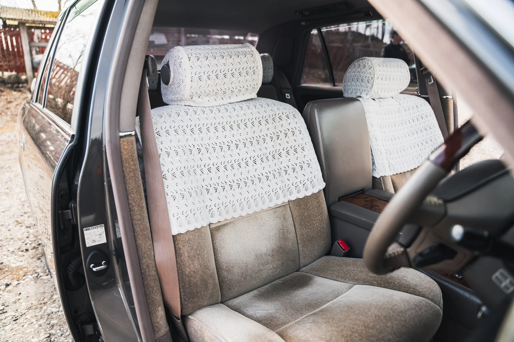 Interior image of 2000 Toyota Century V12 G50 (5)