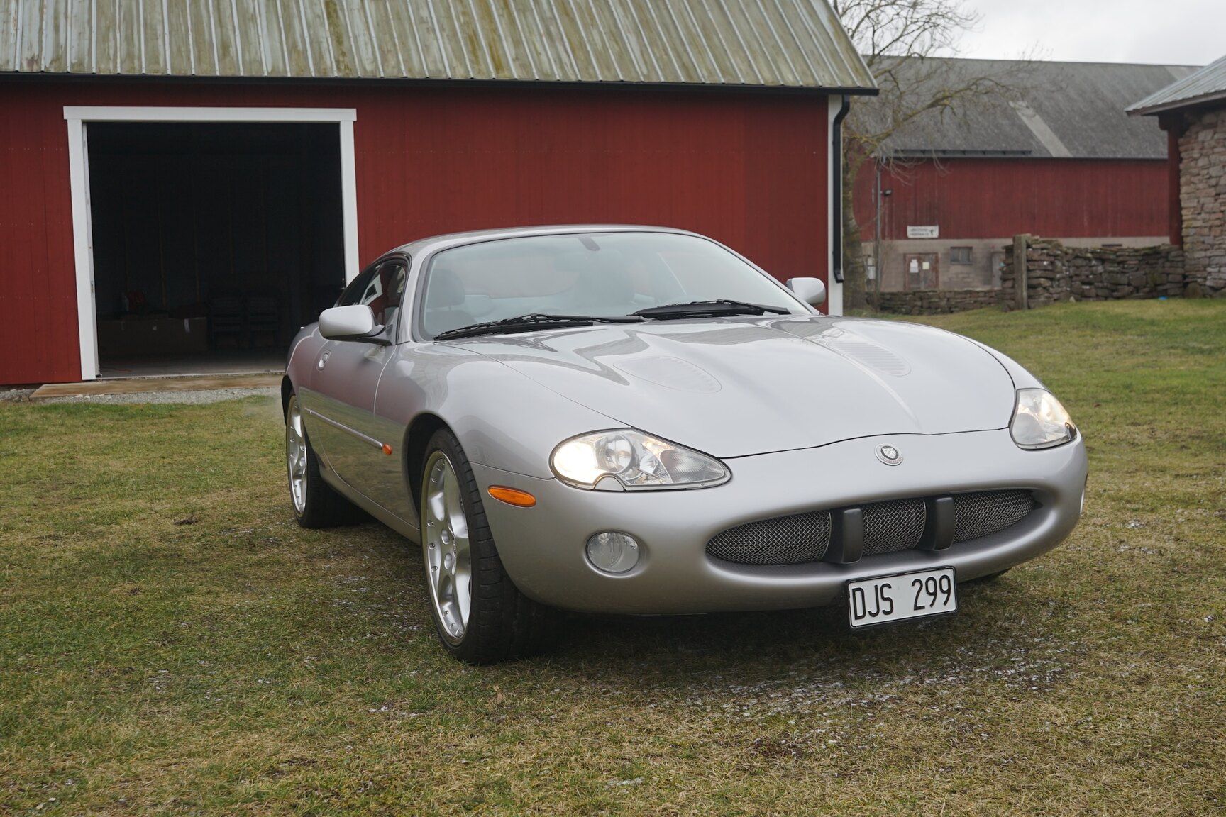 Exterior image of 2001 Jaguar XKR Silverstone