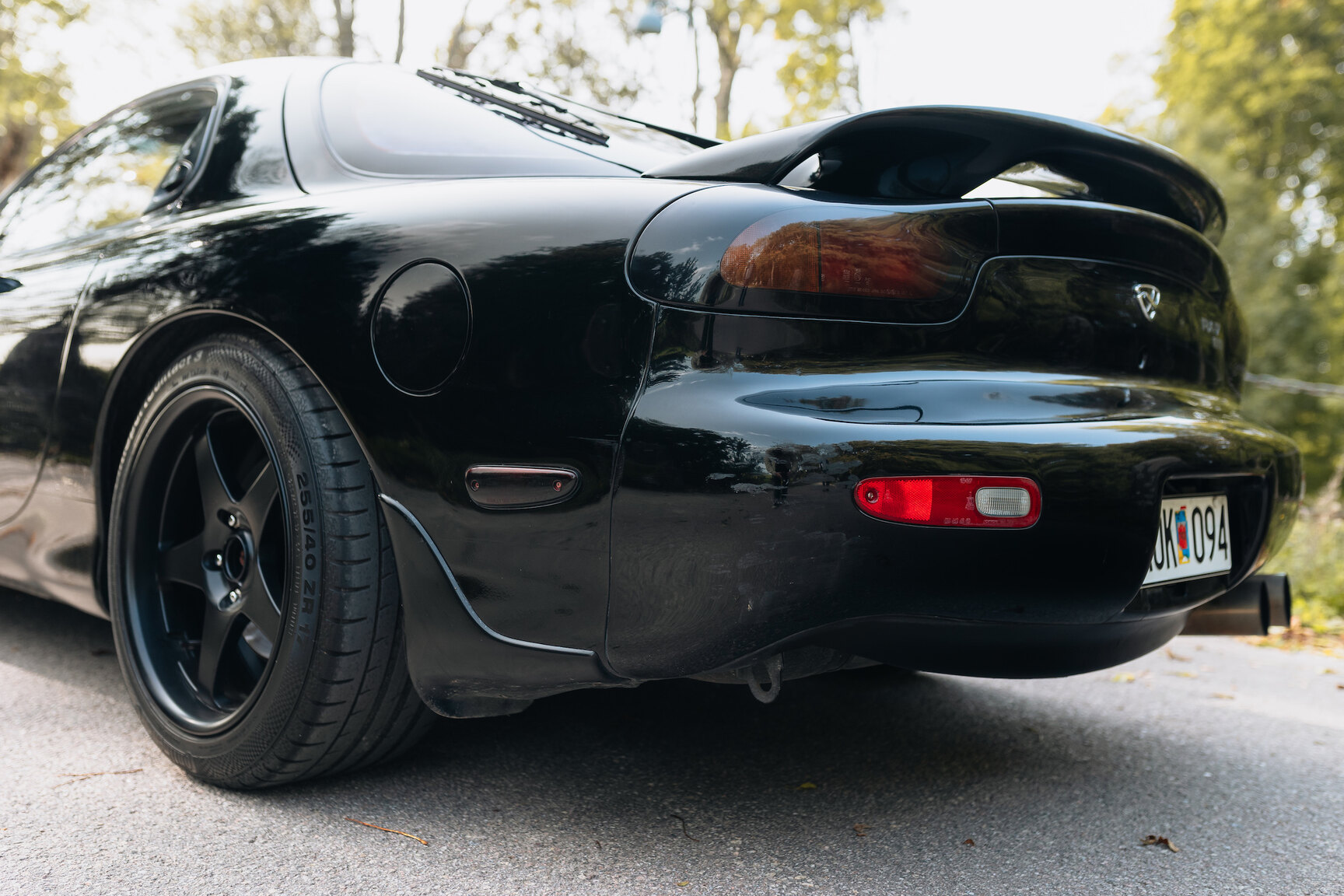 Exterior image of 1994 Mazda RX7 (46)