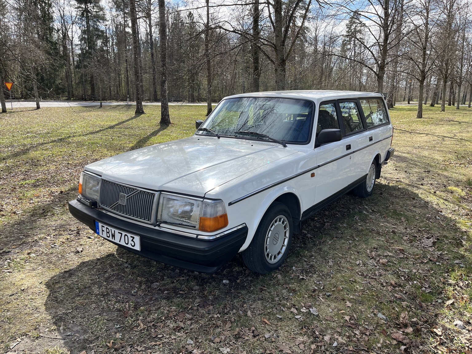 Exterior image of 1993 Volvo 245 GL