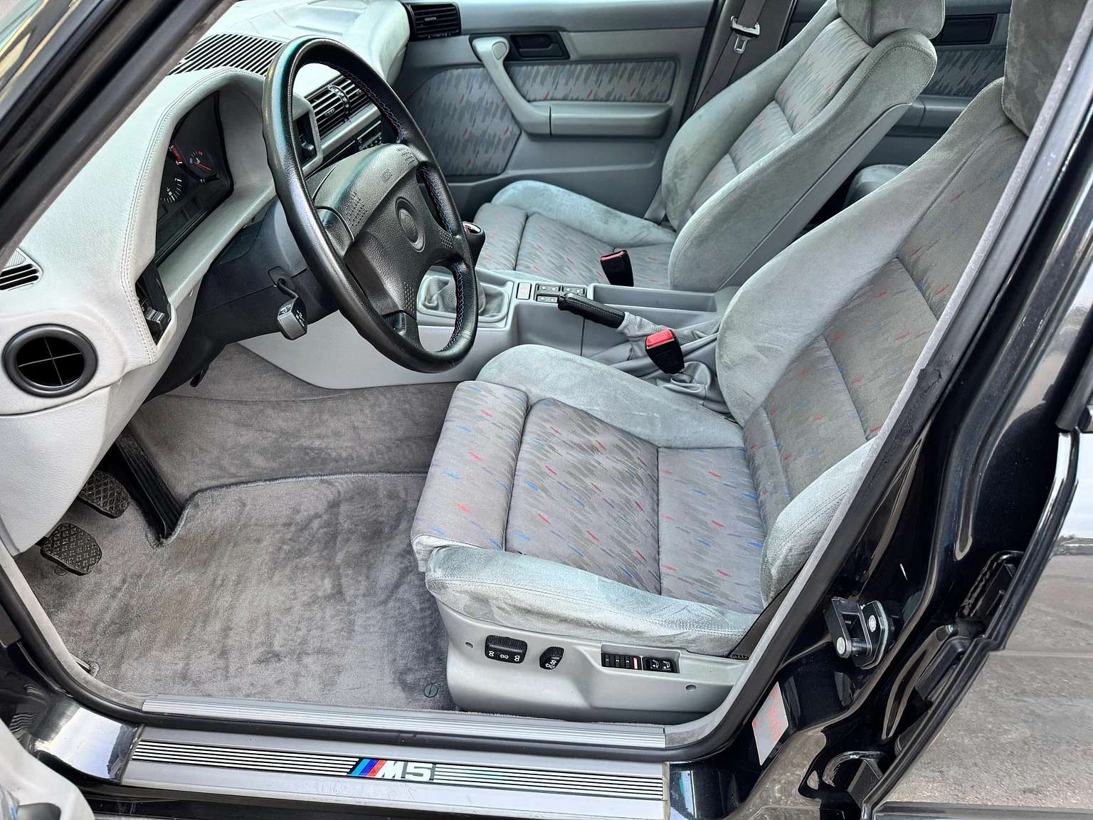 Interiörbild 1993 BMW E34 M5 Touring  (2)