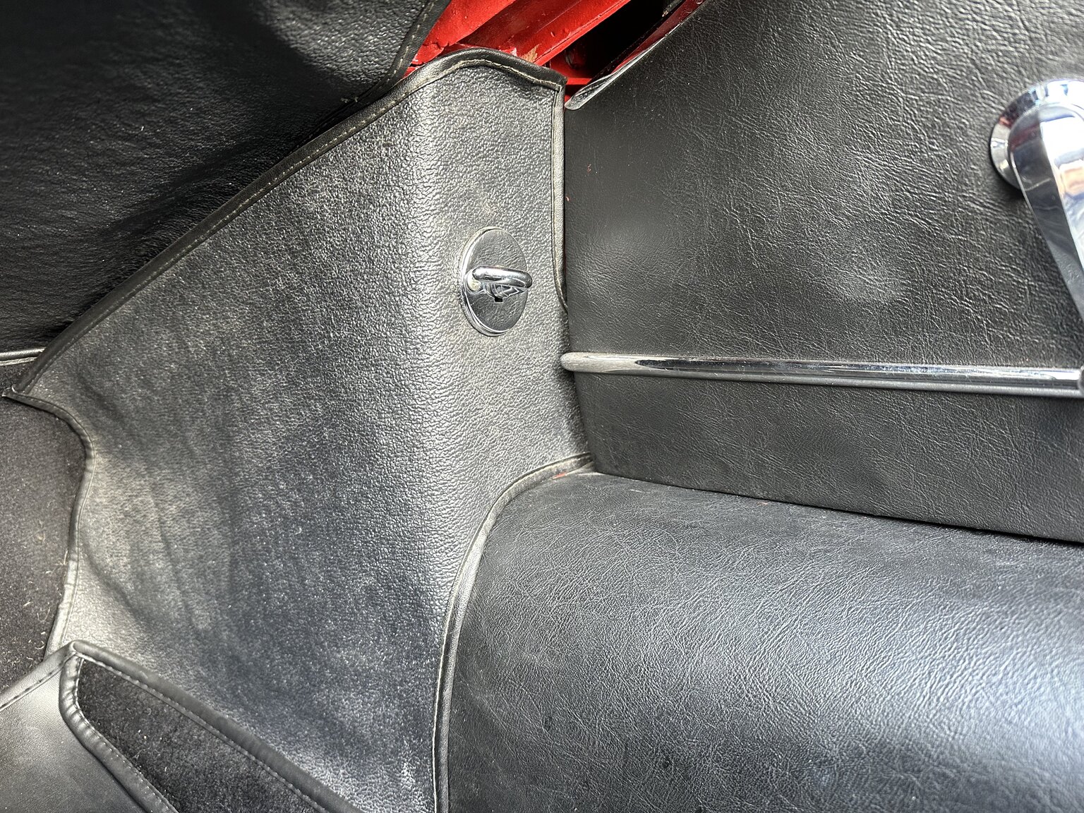 Innenraumfoto von 1965 Jaguar E-Type Series 1 (19)