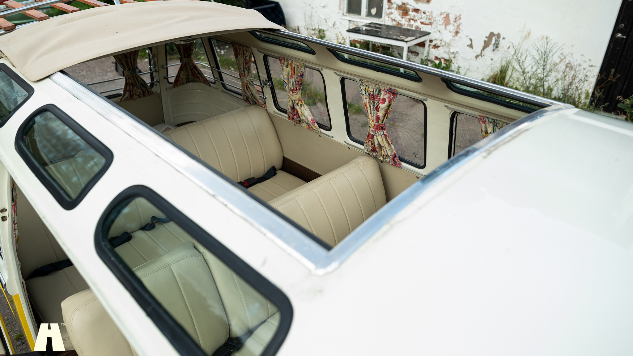 Exteriörbild på 1974 Volkswagen T1 Split Window  