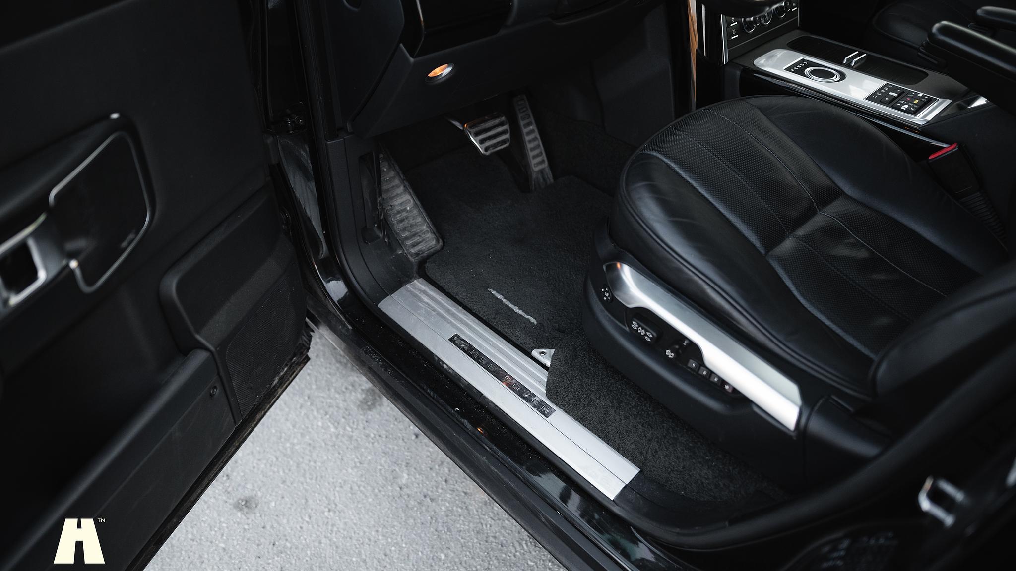 Interior image of 2012 Land Rover Range Rover Westminster TDV8 (L322)