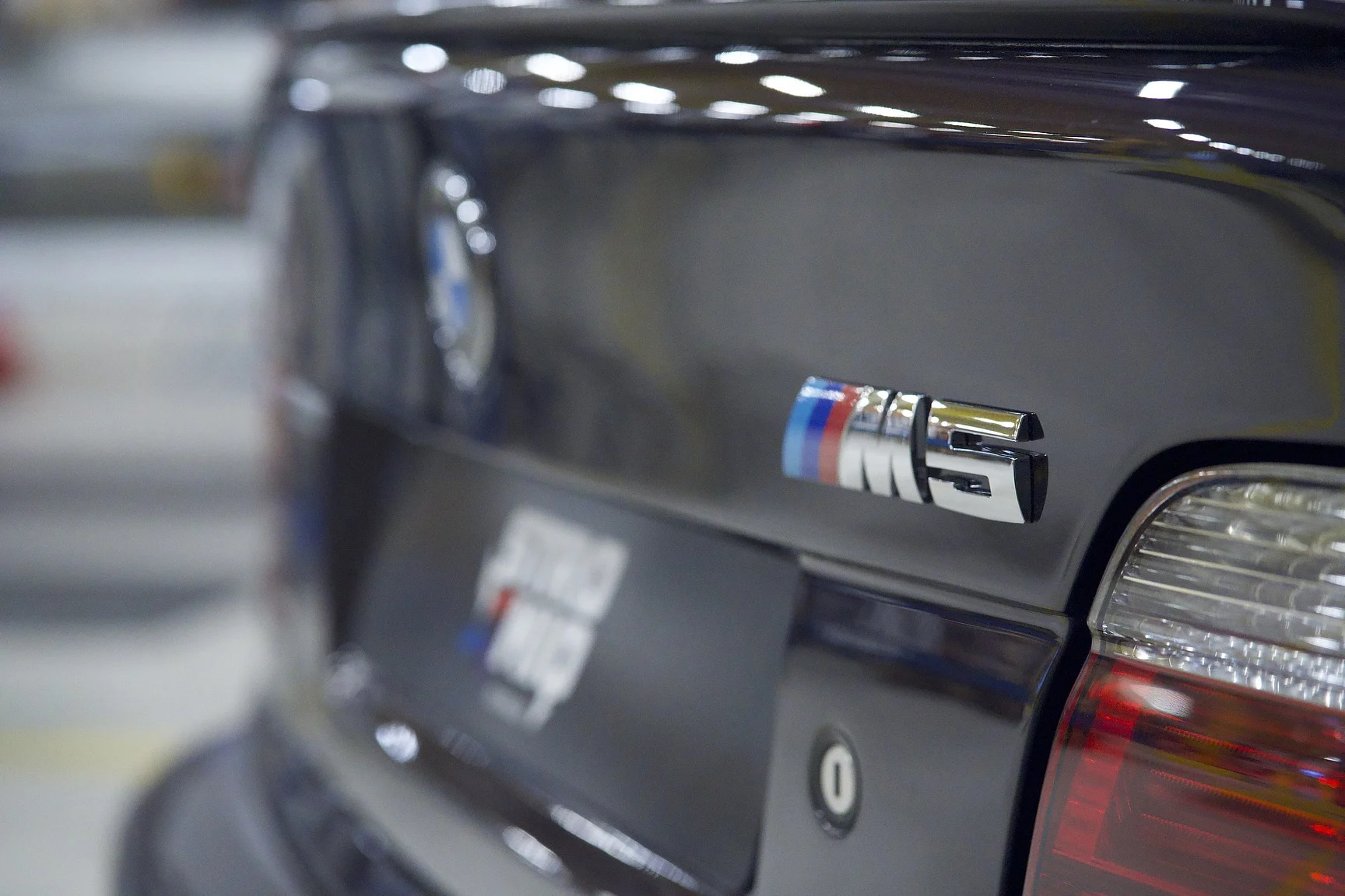 Exteriörbild på 2002 BMW M5 E39 (50)