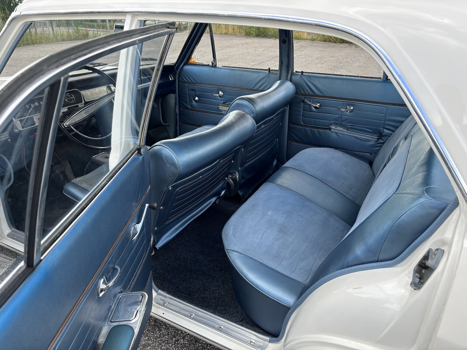 Interiörbild 1965 Opel Record Deluxe