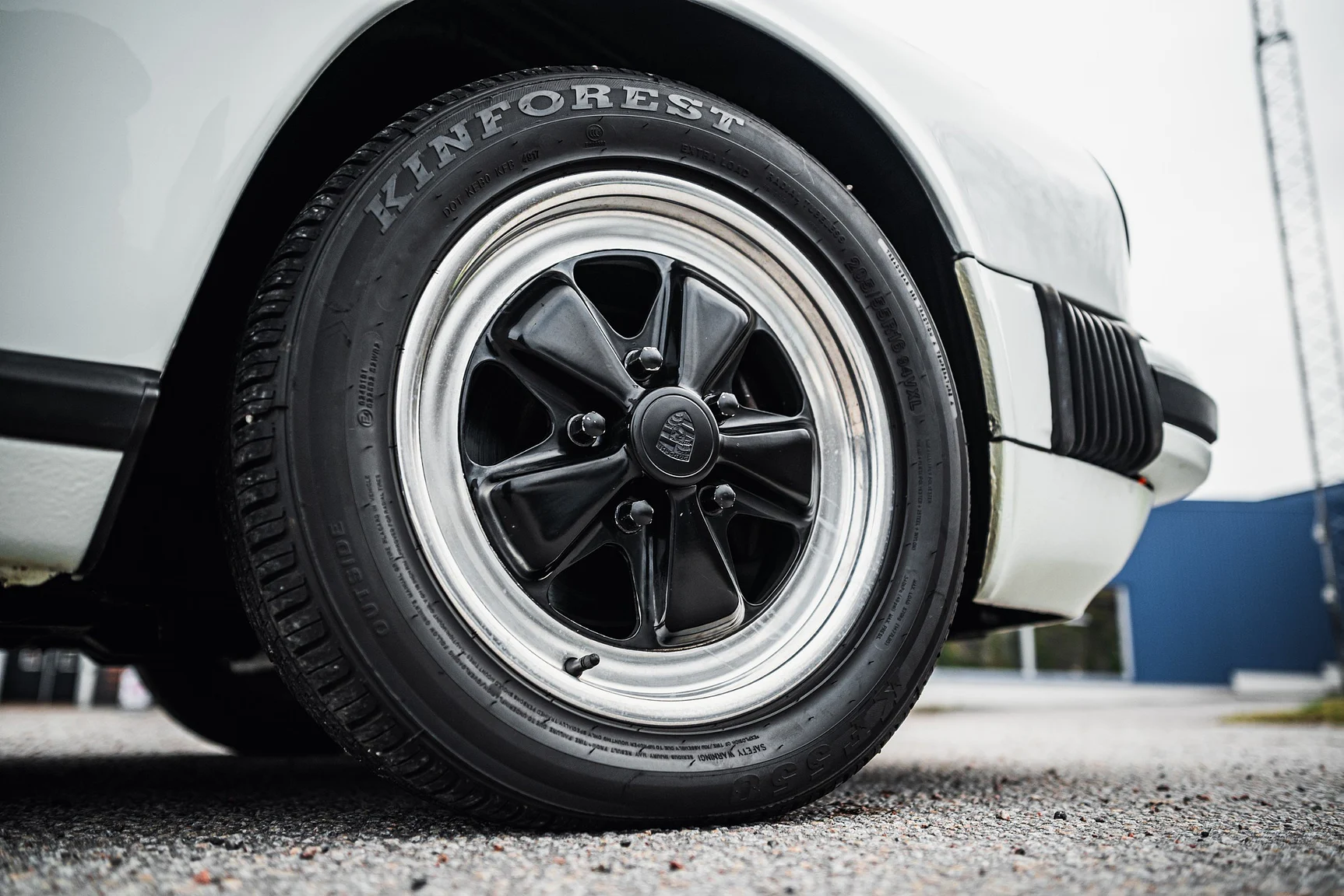 Exterior image of 1983 Porsche 911 SC (49)