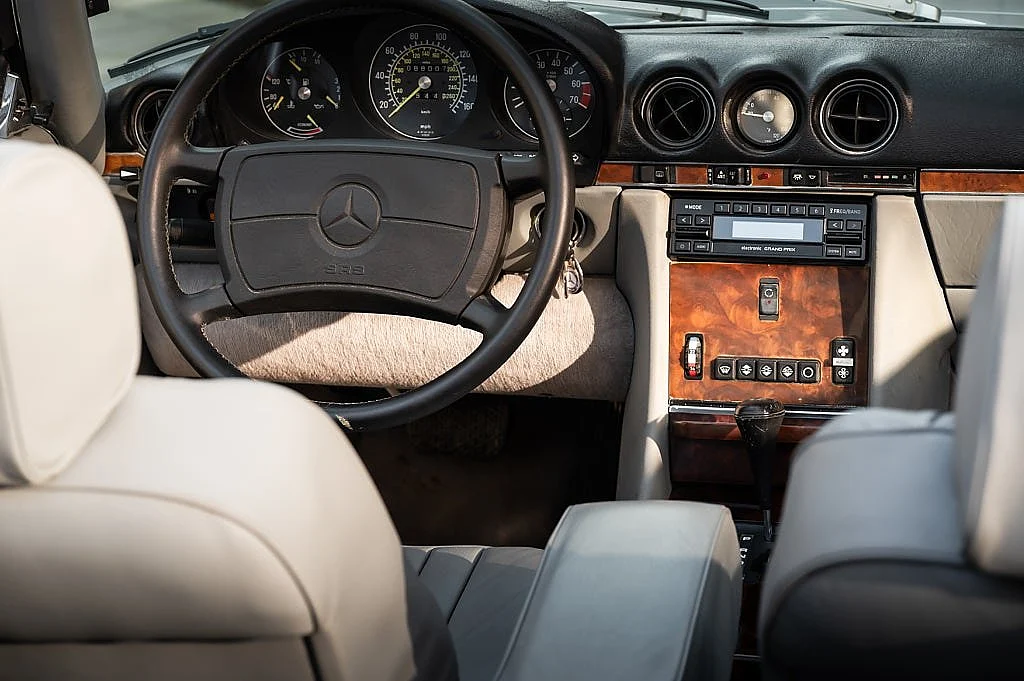 Bild von 1987 Mercedes-Benz 560SL (22)