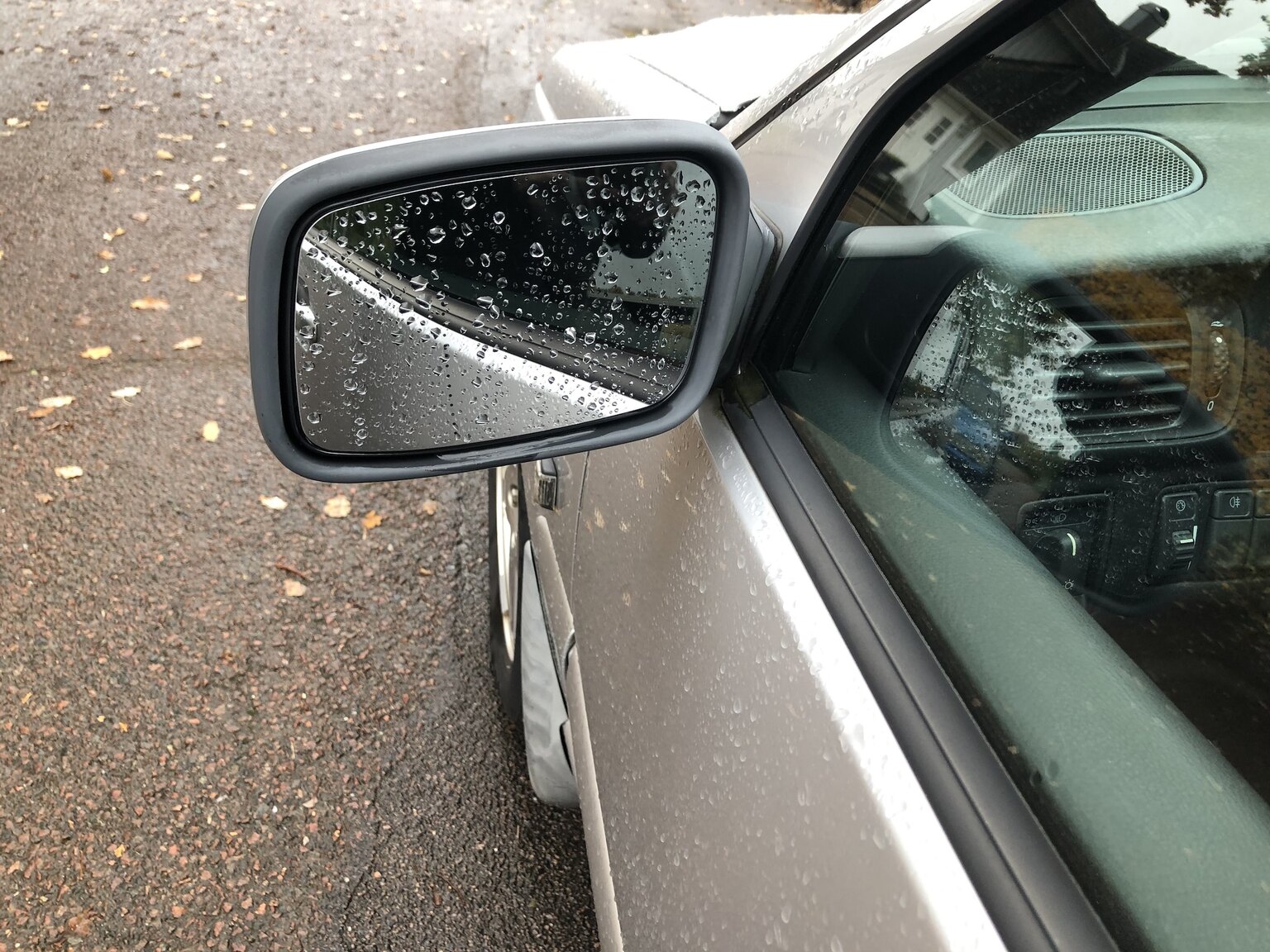 Exteriörbild på 1998 Volvo V70 R AWD
