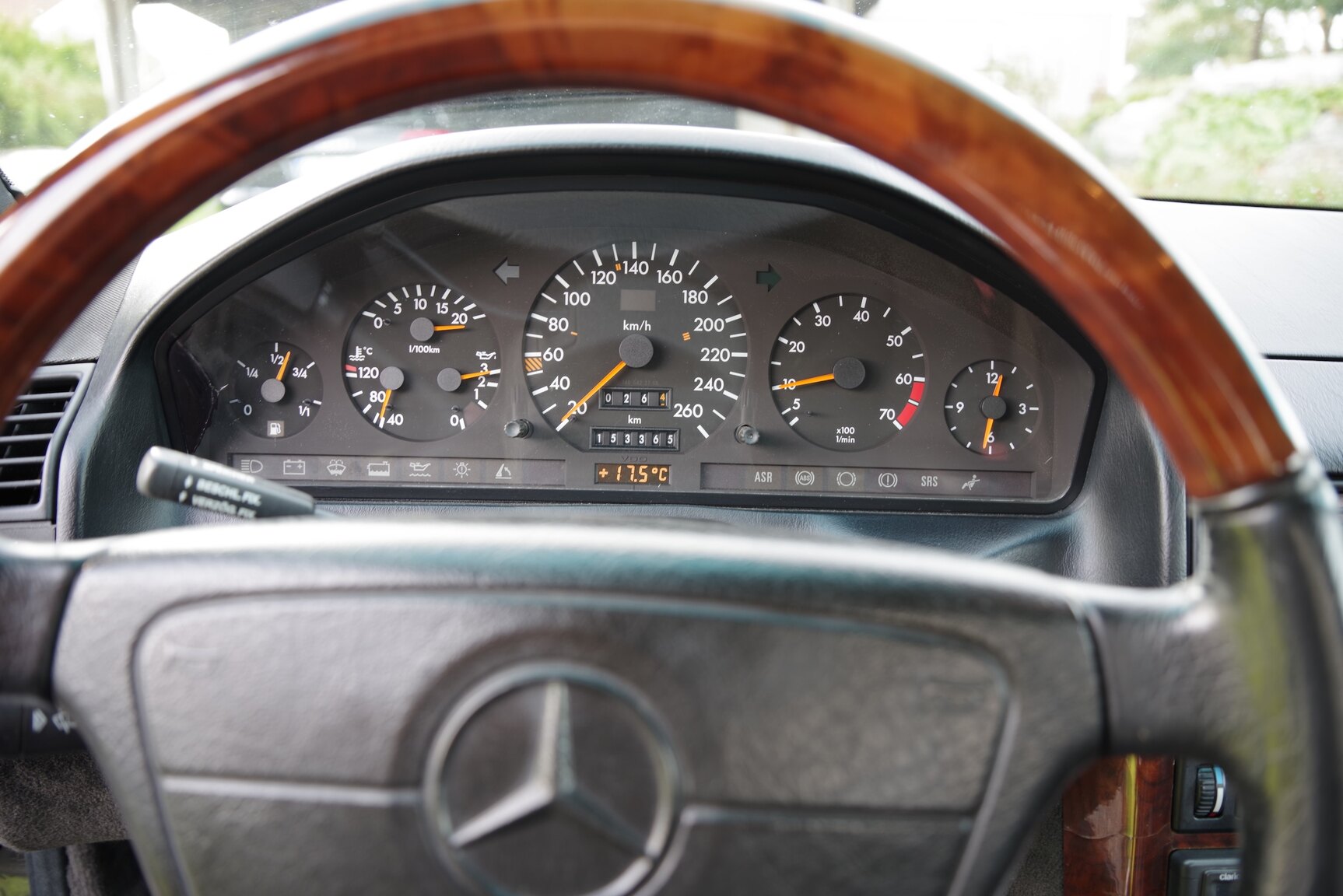 Interior image of 1992 Mercedes-Benz 300 SL-24