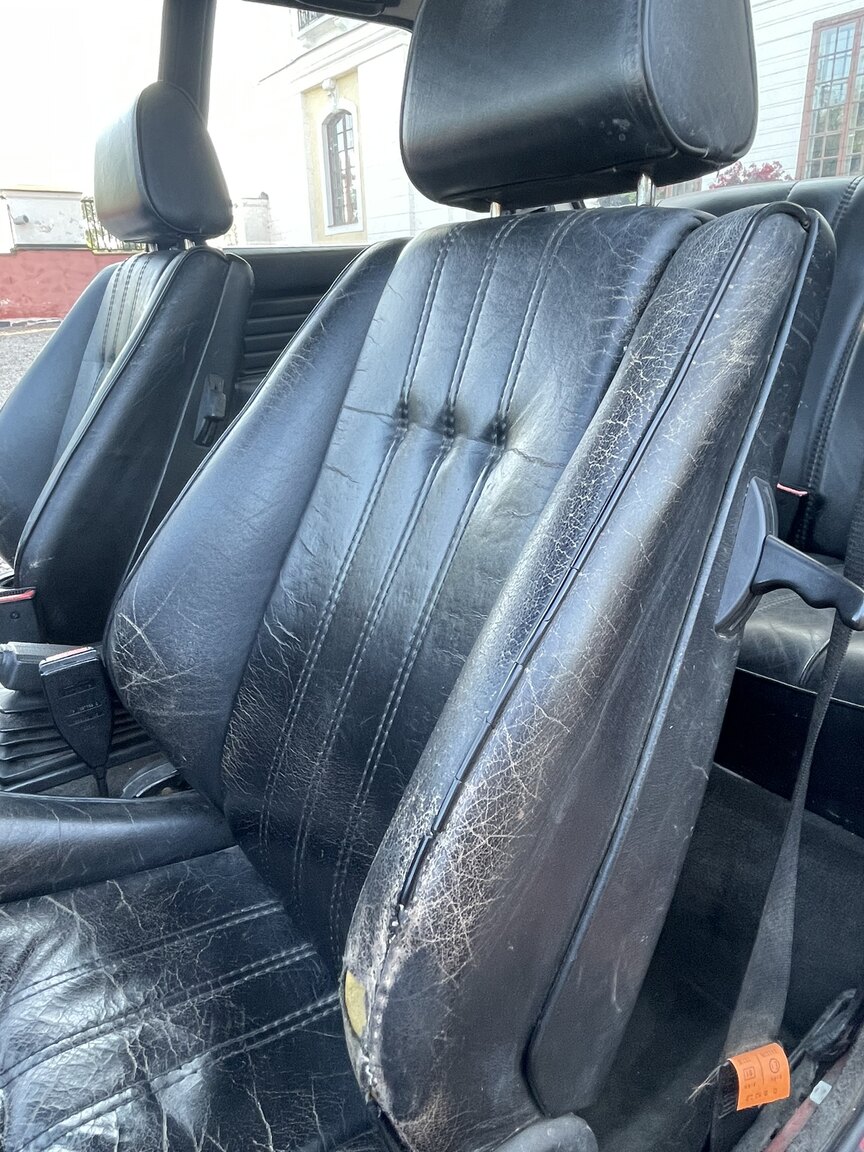 Interiörbild 1987 BMW 320i