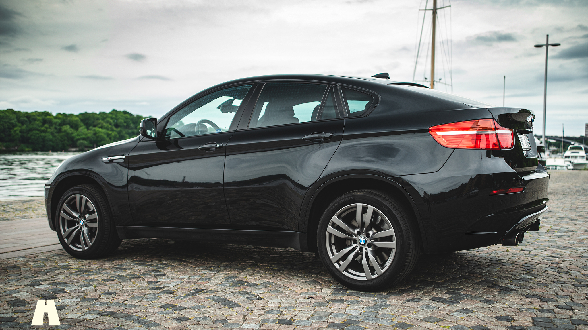 Aussenfoto 2010 BMW X6 M Ferrita 555HK (8)