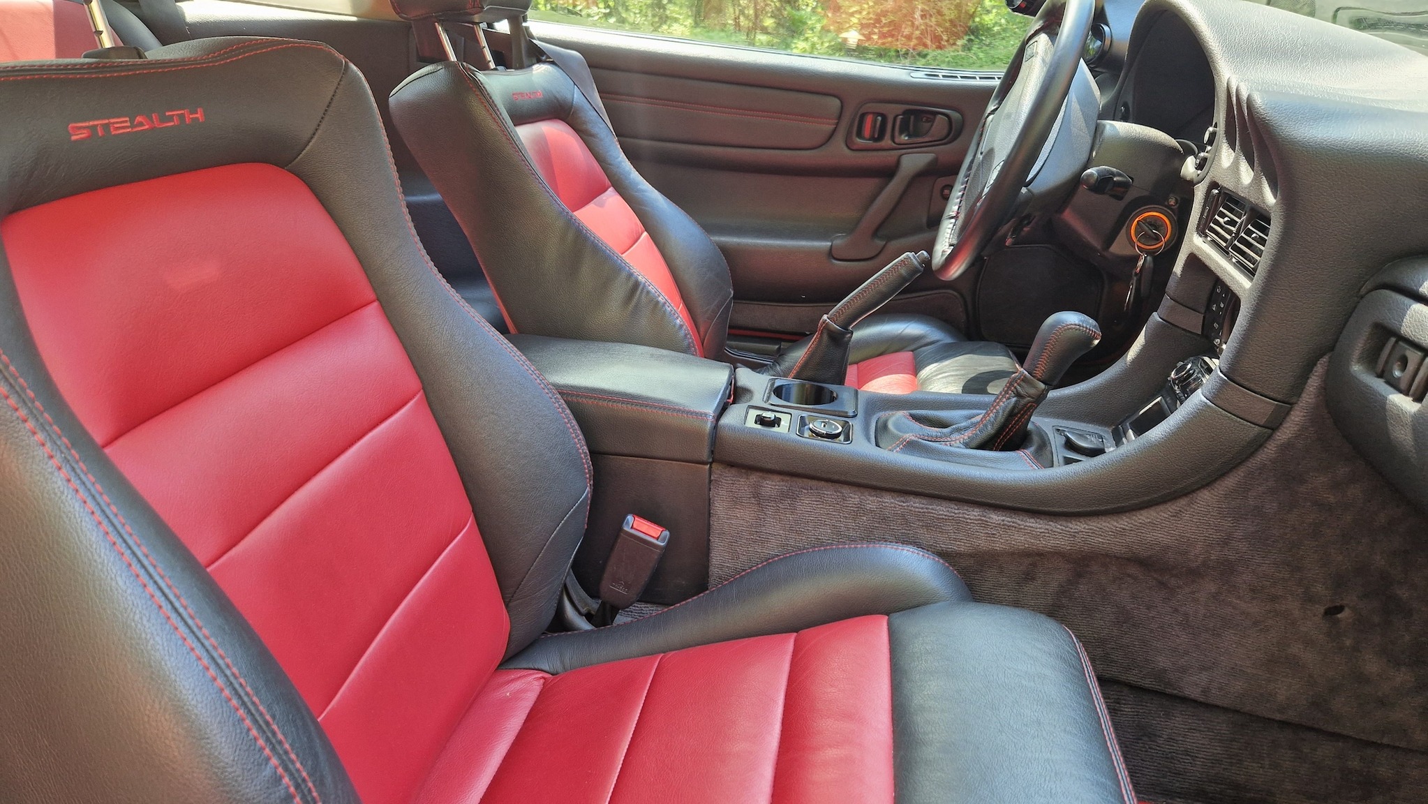 Interior image of 1992 Dodge Stealth RT/T Twin Turbo (21)