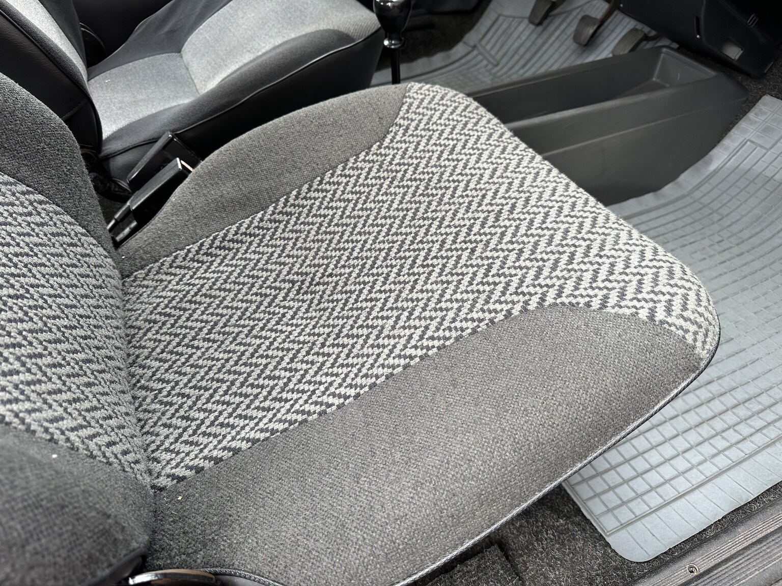 Innenraumfoto von 1983 Opel Kadett (32)