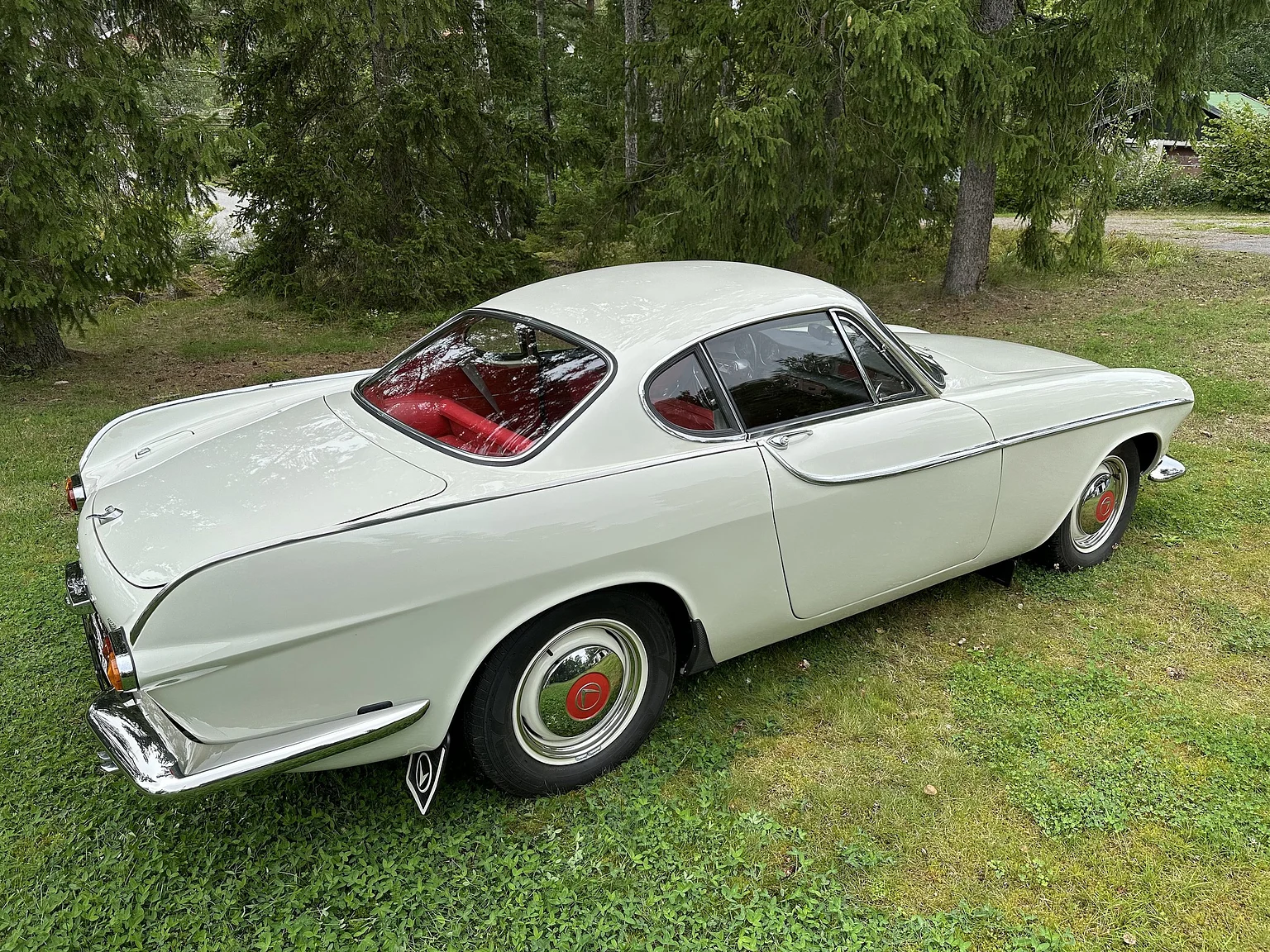 Exterior image of 1964 Volvo P1800S (7)