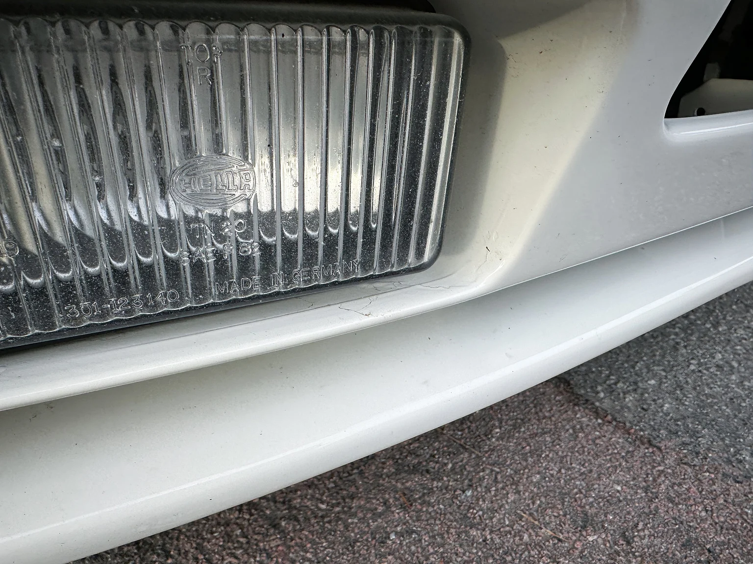 Exterior image of 1986 Porsche 944R (66)