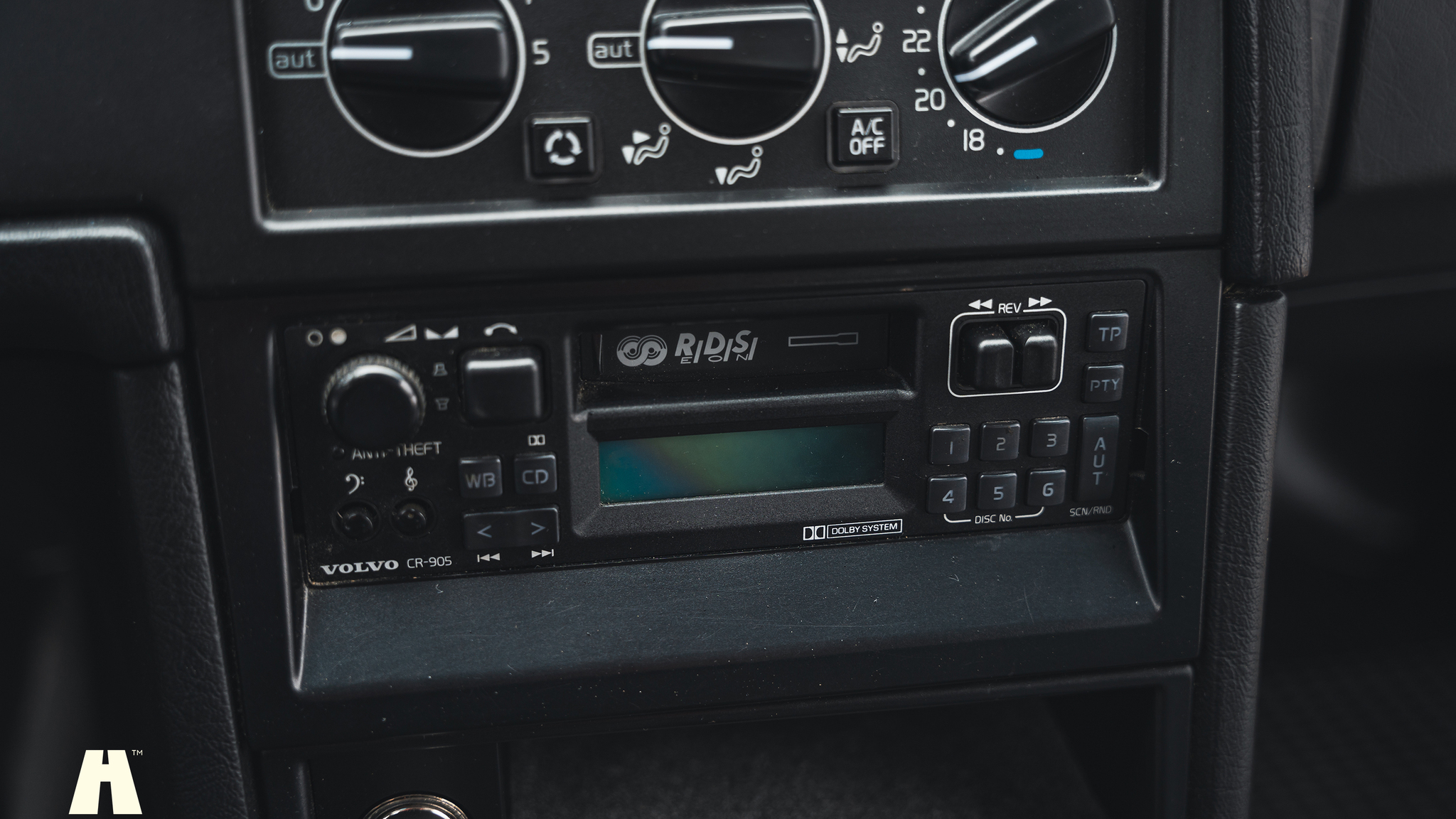 Interior image of 1995 Volvo 940 SE