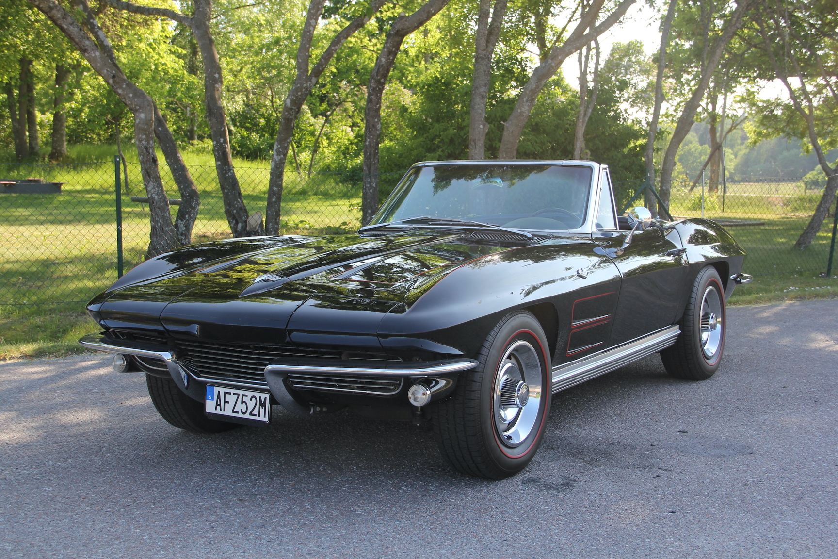 Exteriörbild på 1964 Corvette C2 Stingray Cabriolet (4)