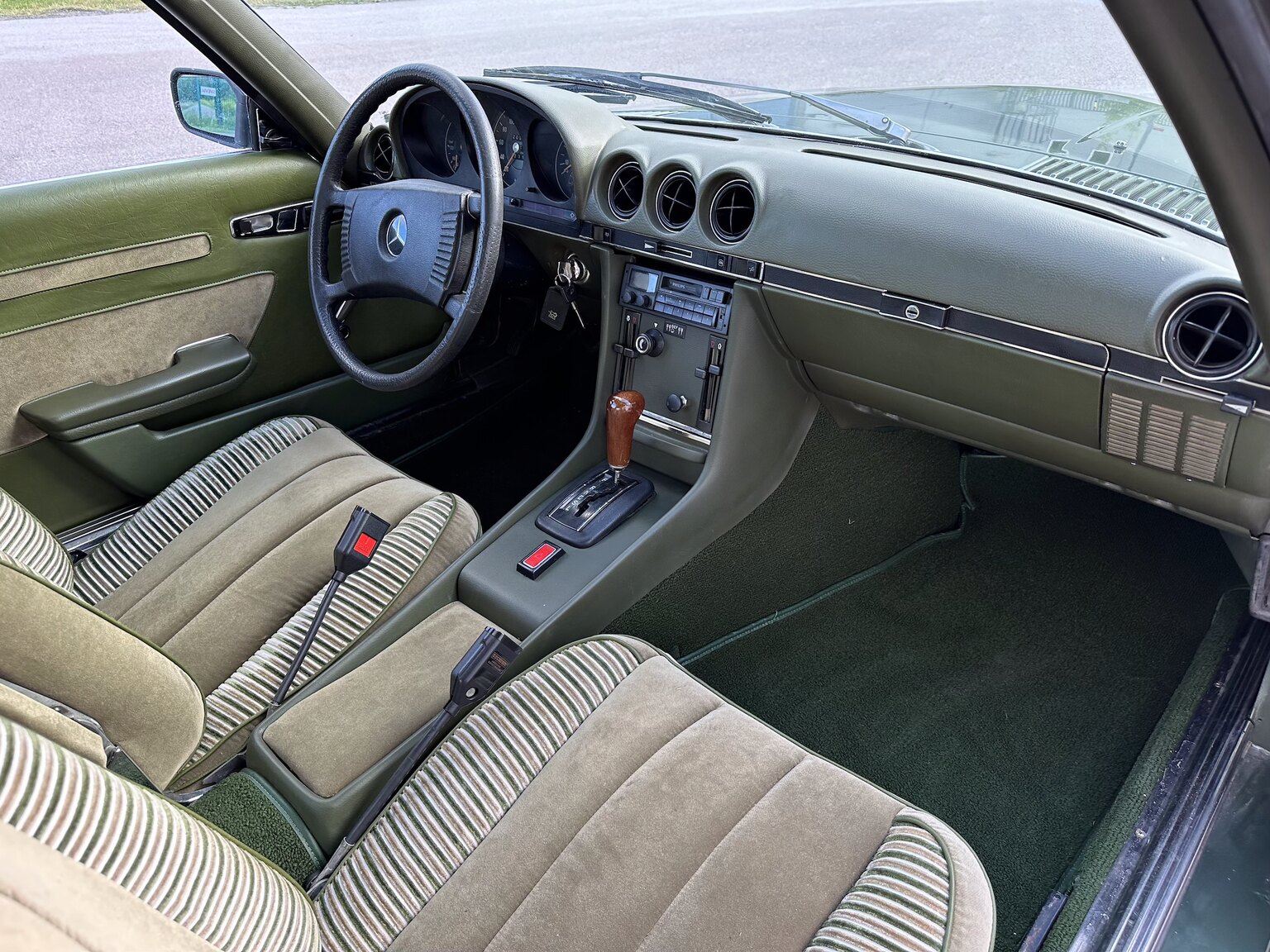 Interiörbild 1974 Mercedes Benz 450 SLC