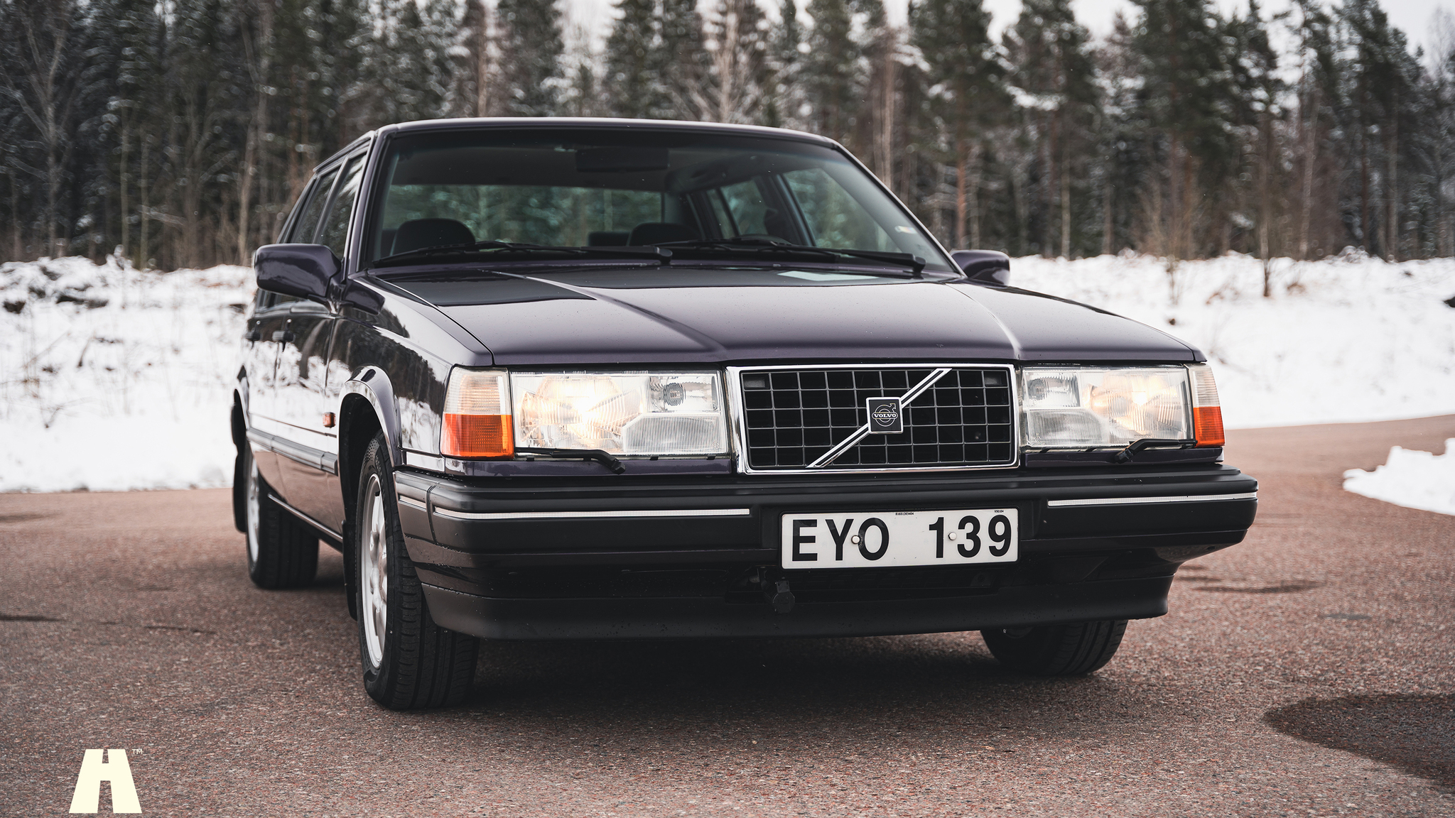 Exterior image of 1995 Volvo 940 SE
