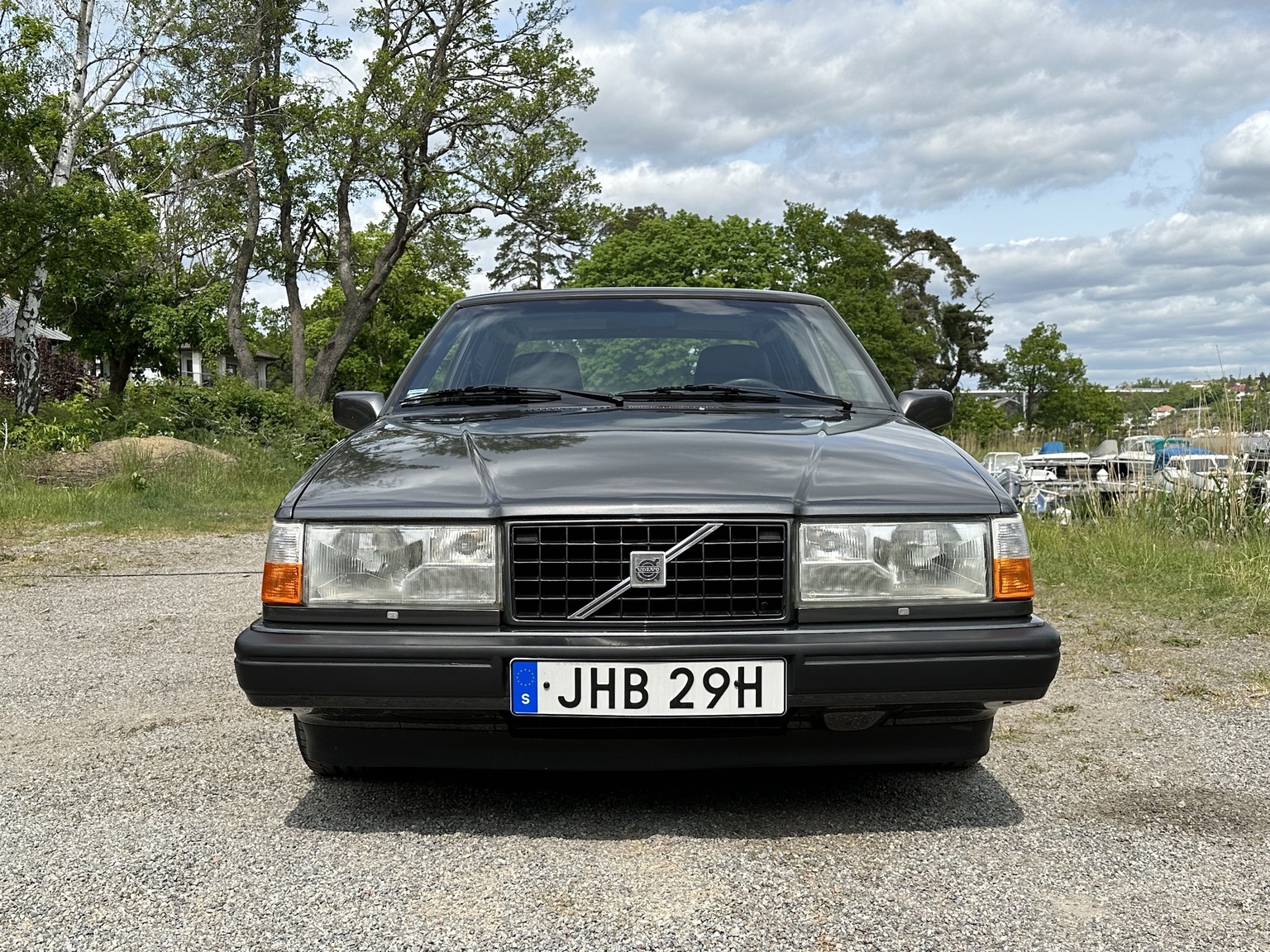 Exterior image of 1990 Volvo 740 Turbo 16s