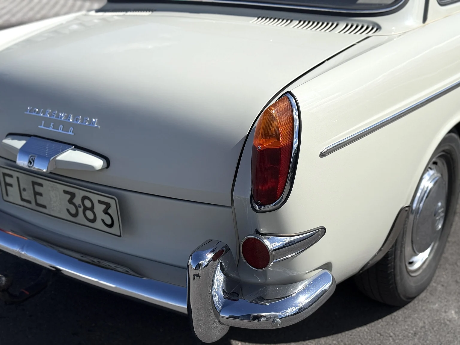 Exterior image of 1965 Volkswagen 1500 Limousine 311 Notchback (25)