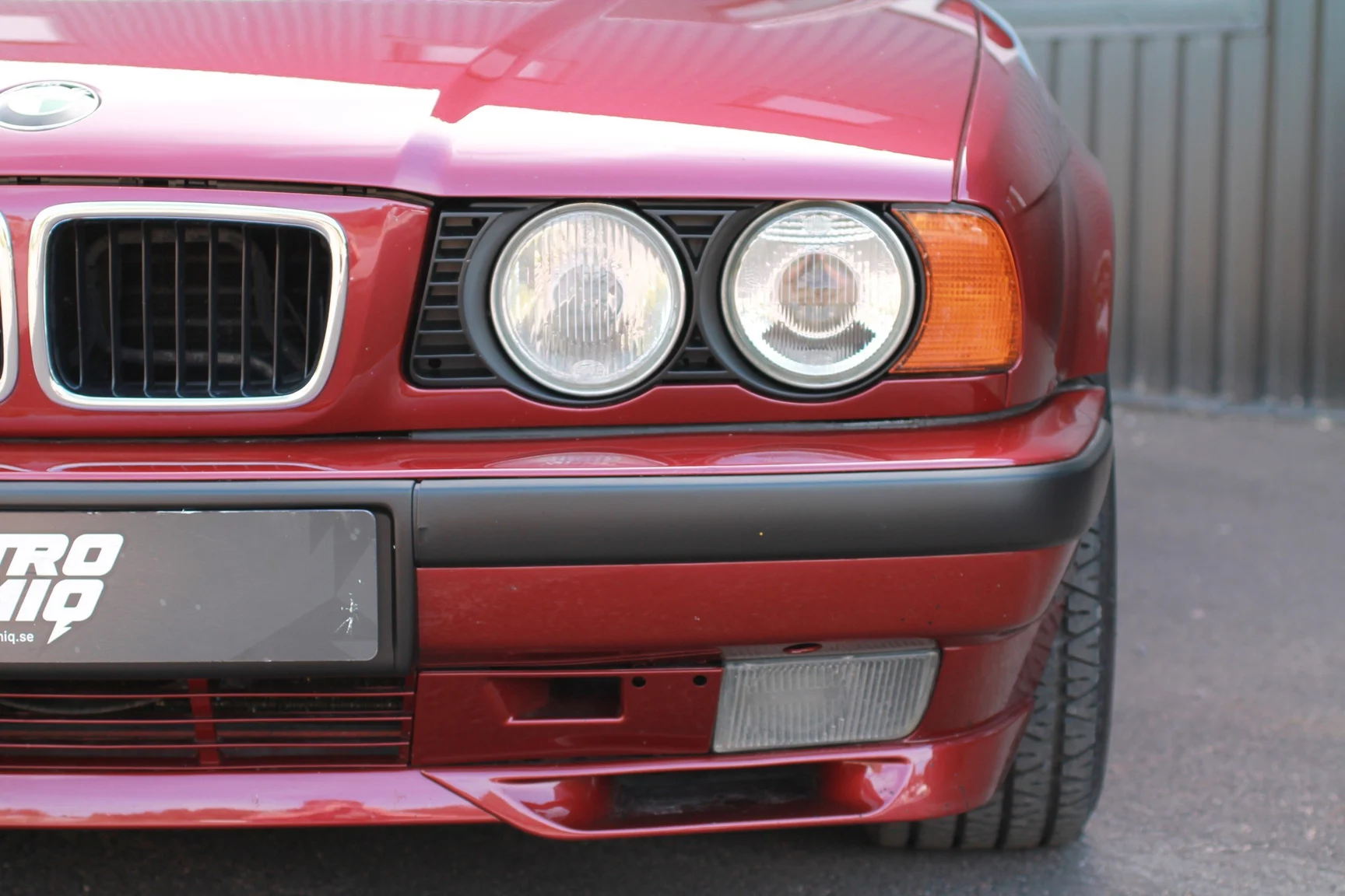 Exteriörbild på 1993 BMW 540i Sedan (35)