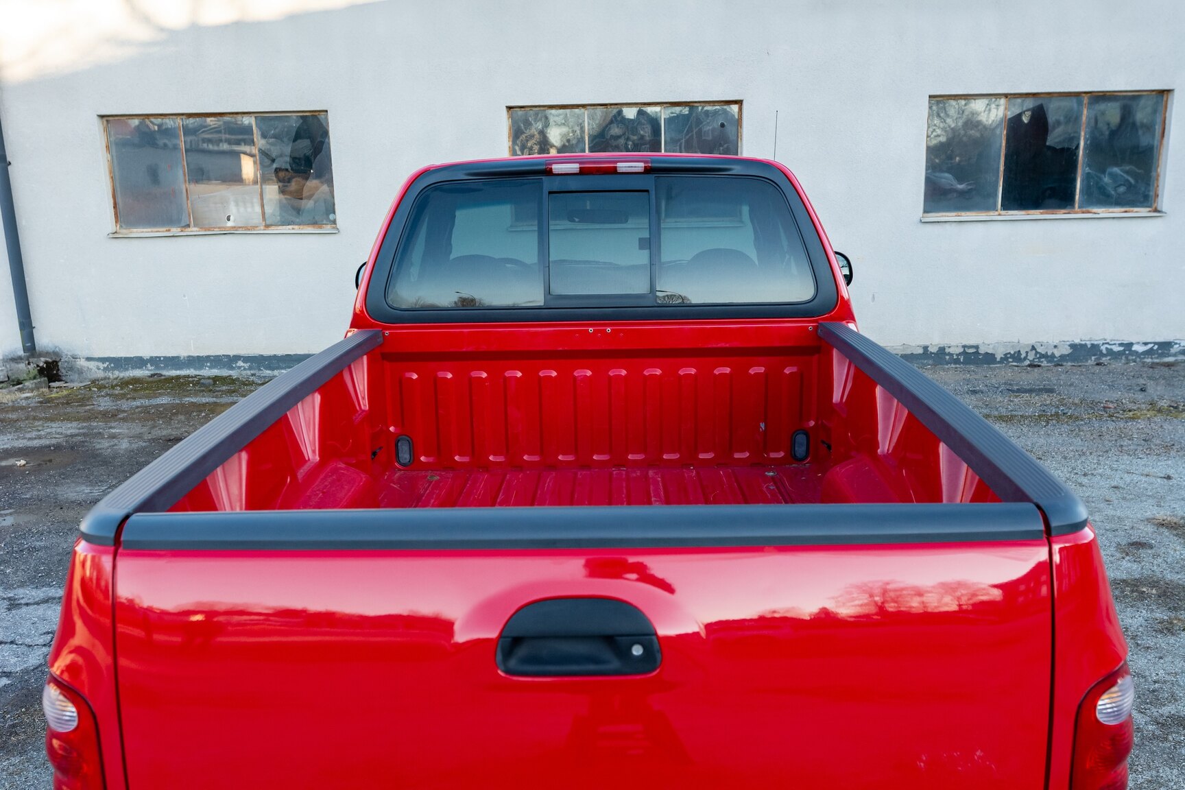 Exterior image of 2000 FORD F-150 SVT Lightning