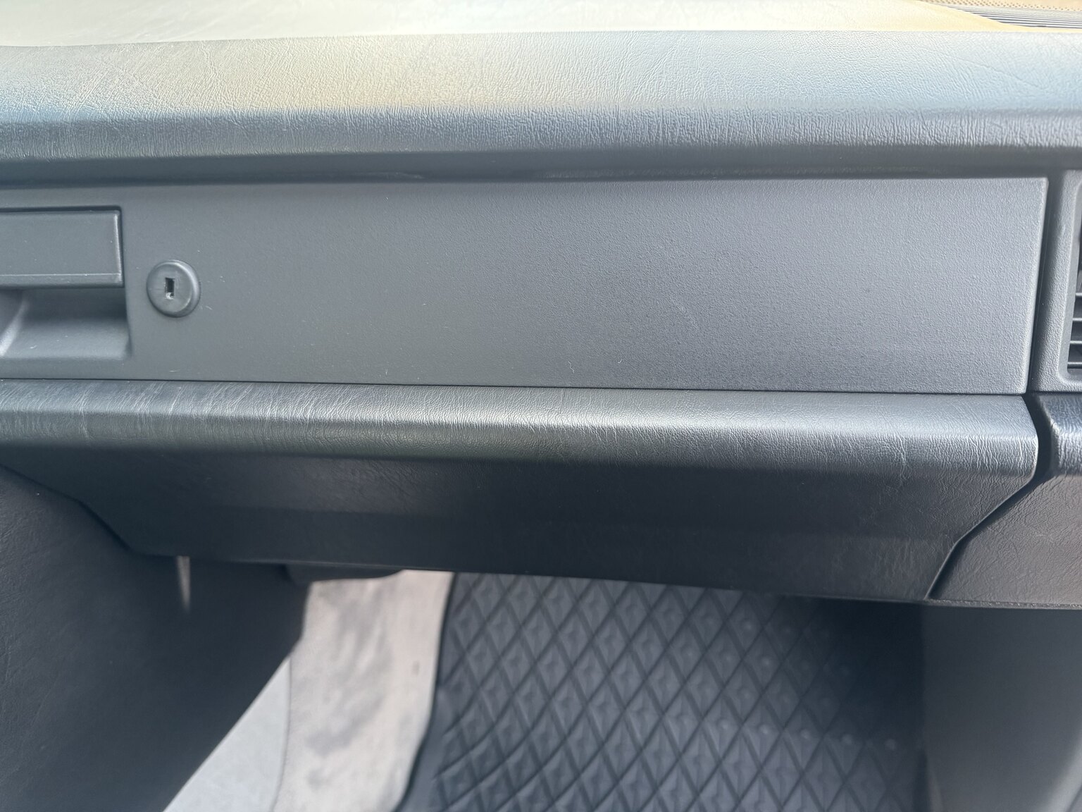 Interior image of 1992 Mercedes-Benz 190 D